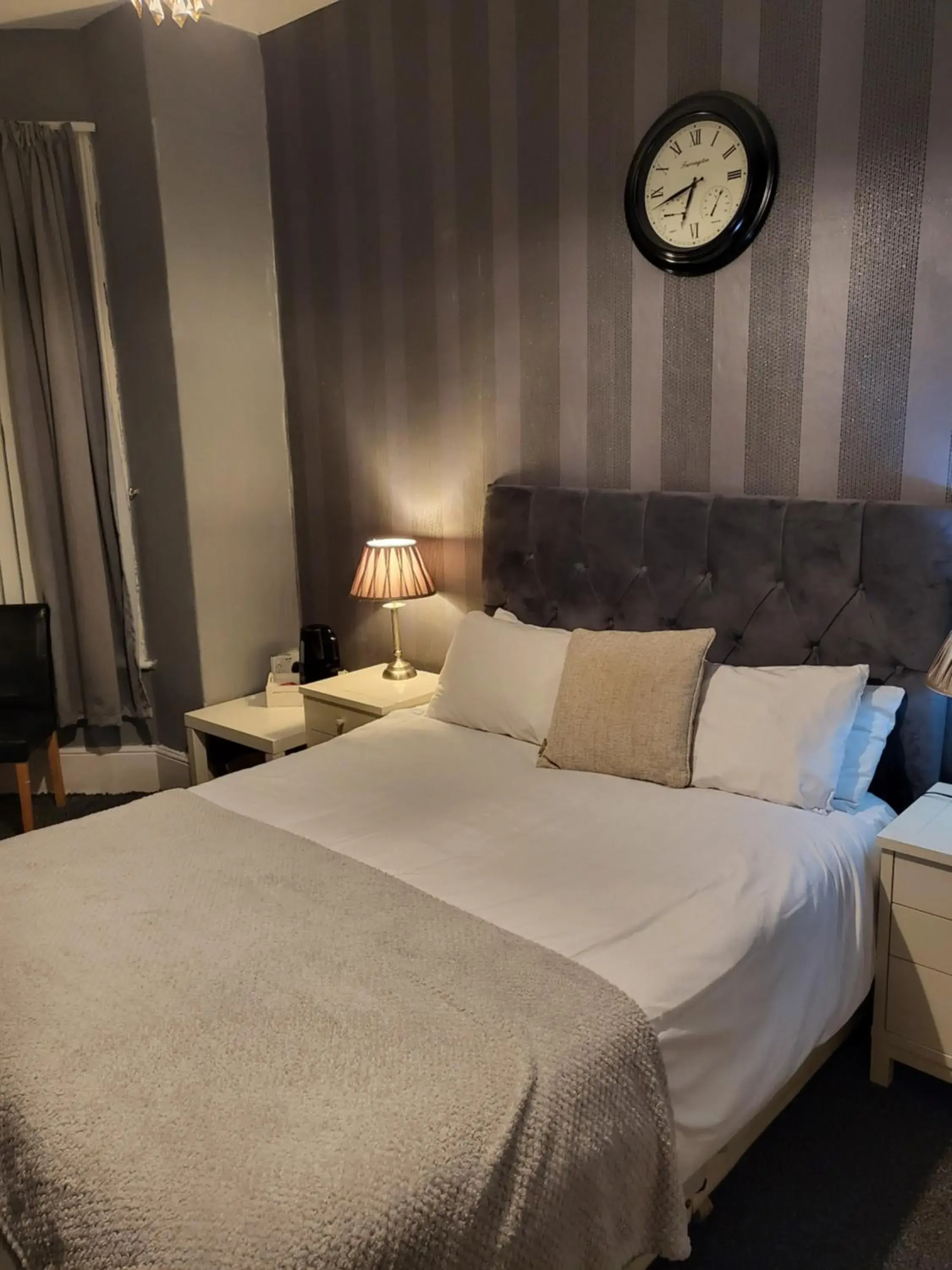 Double Room with Private Bathroom in Talbot House Double Room with Private Bathroom in Talbot House