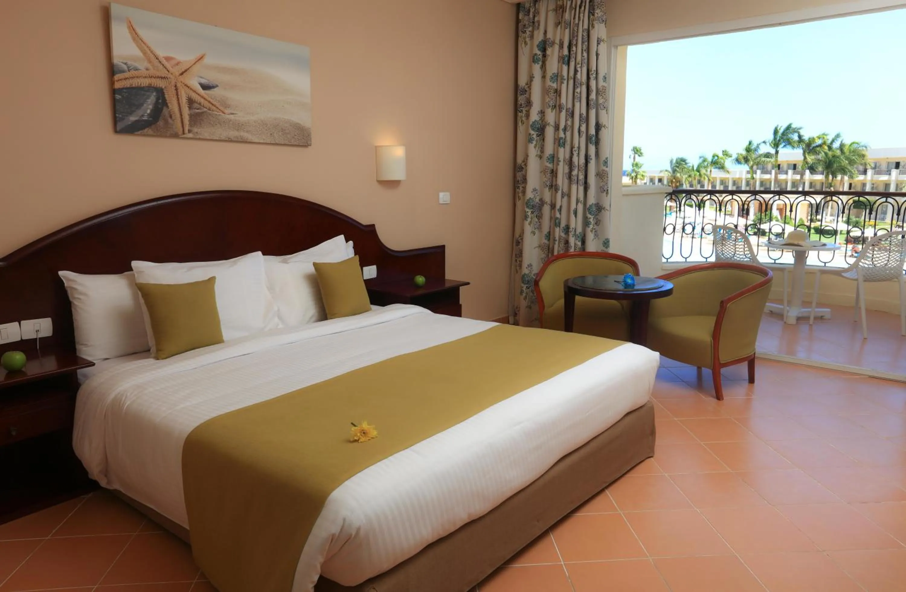 Photo of the whole room, Bed in Labranda Royal Makadi