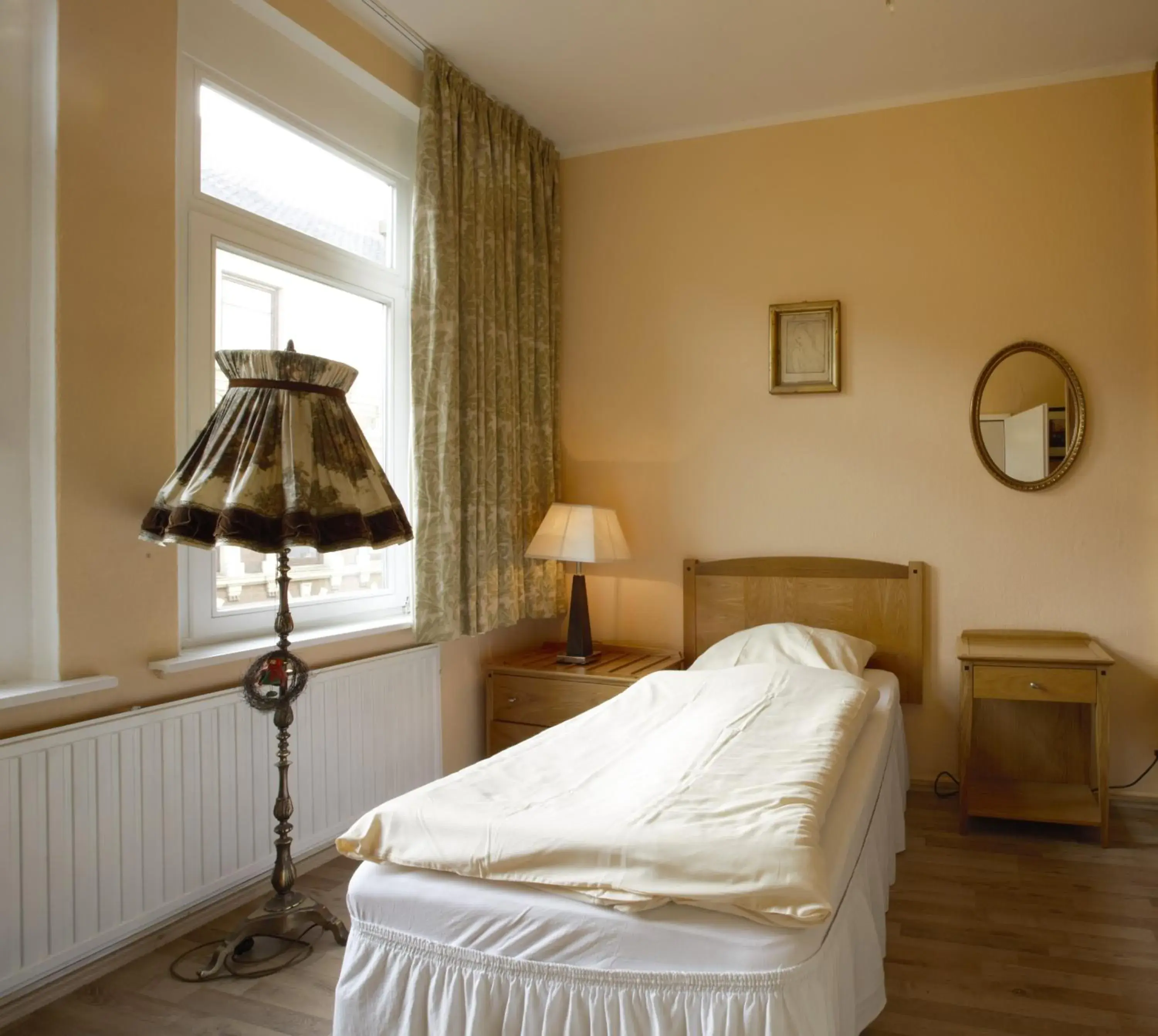 English Romance University English Romance University