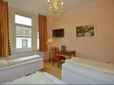 English Romance University