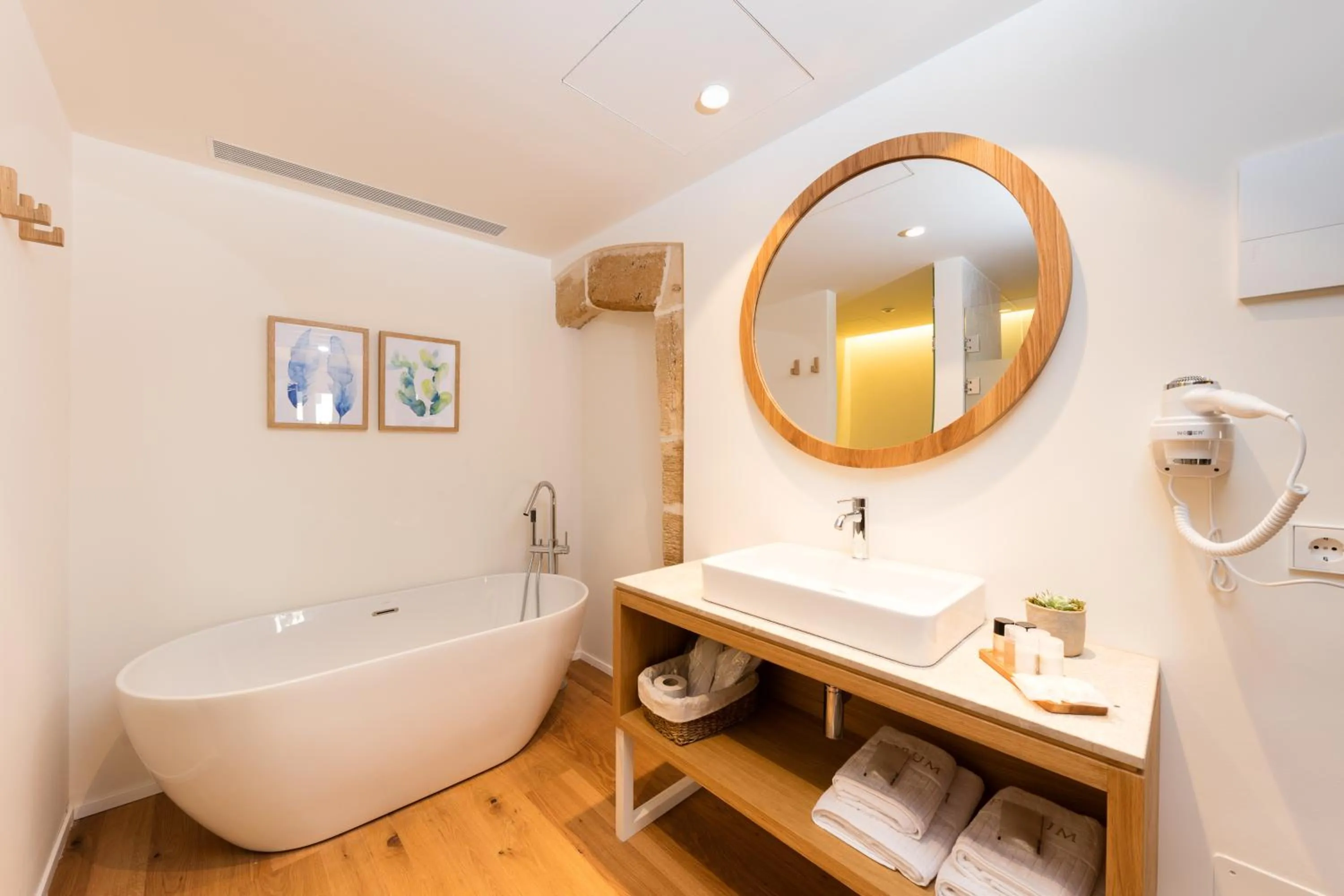 Hot Tub in Forum Boutique Hotel & Spa - Adults Only