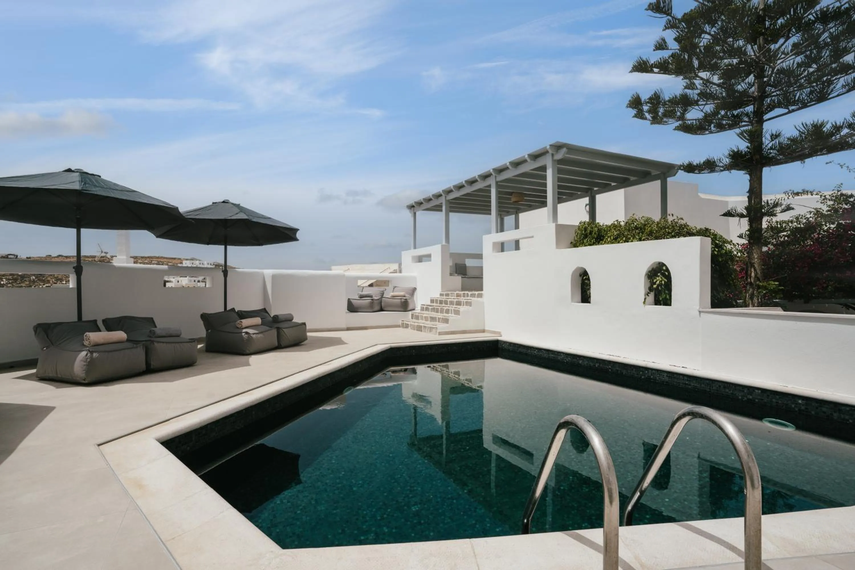 Swimming pool in Sunrise Paros