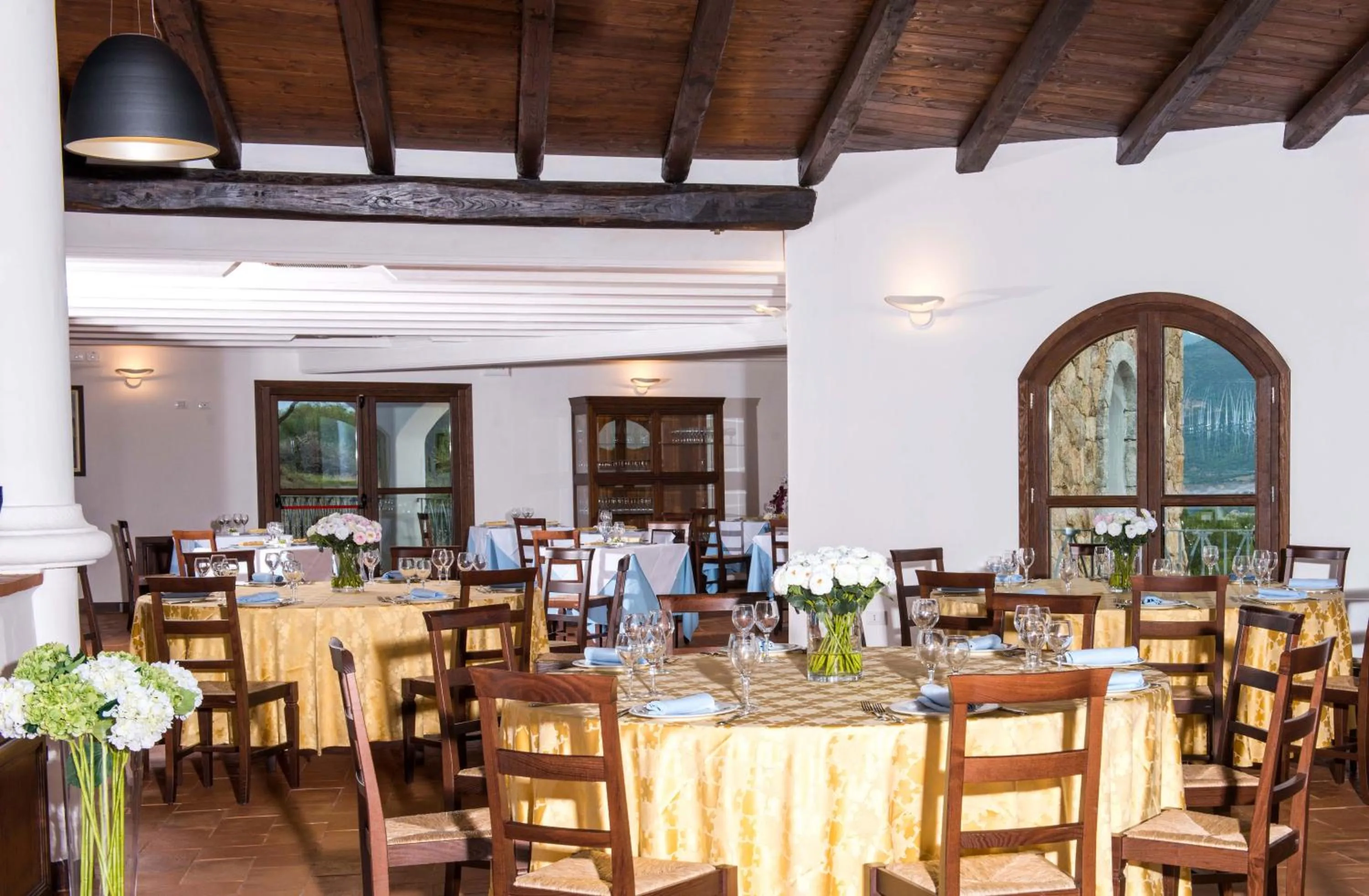 Restaurant/places to eat in Tenuta Su Vrau