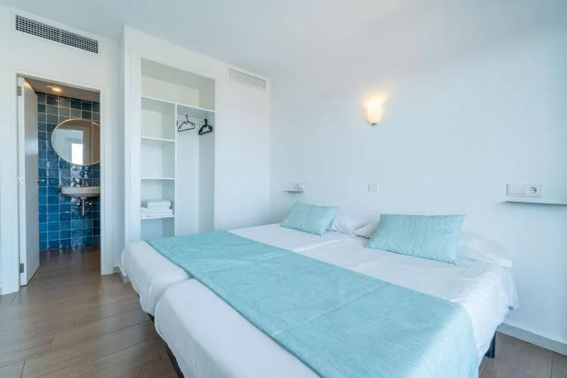 Bed in Apartaments La Perla Negra