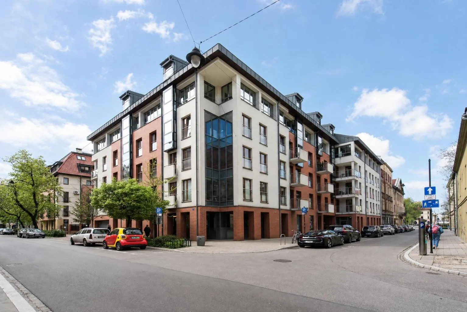Property building in Harmonica Apartment - Trynitarska 6 street