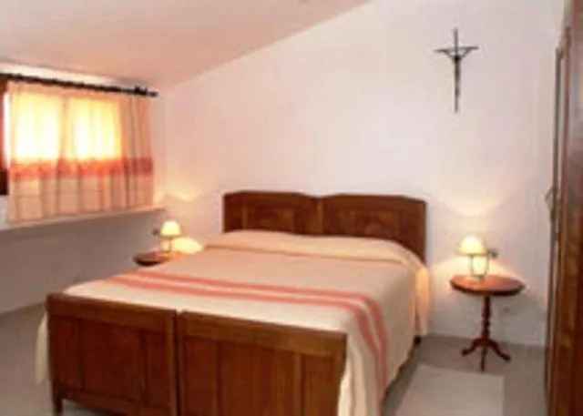 Photo of the whole room, Bed in Su Cantaru Guesthouse