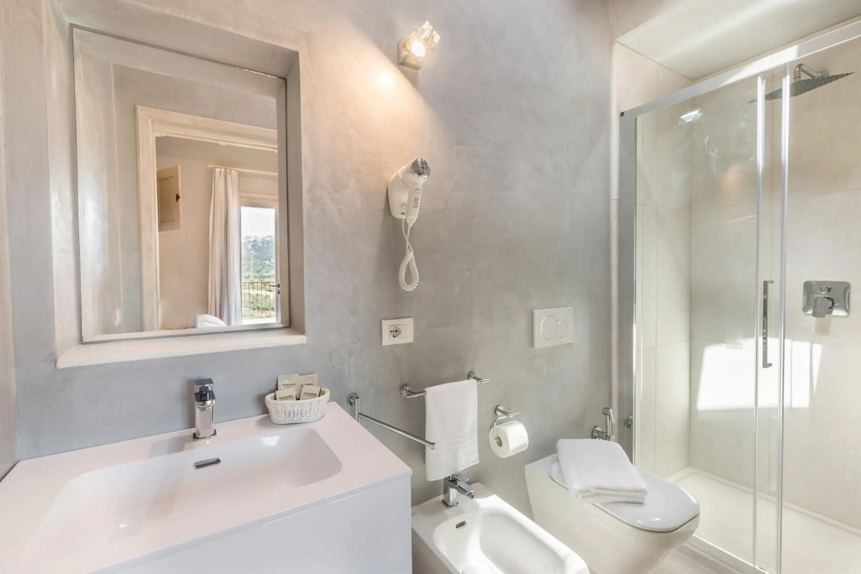 Small Double Room in Tenuta Petra Bianca Small Double Room in Tenuta Petra Bianca