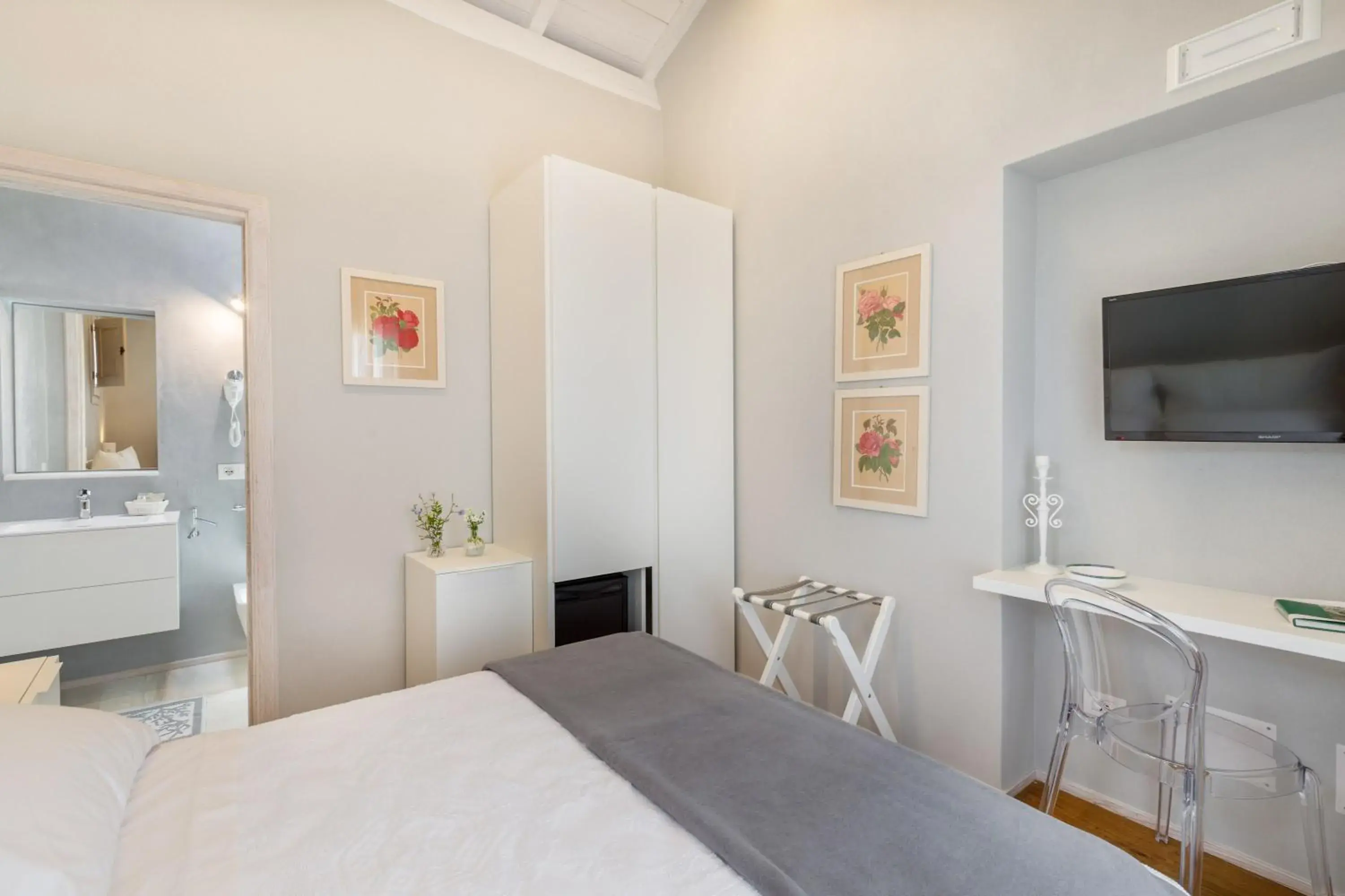 Small Double Room in Tenuta Petra Bianca Small Double Room in Tenuta Petra Bianca