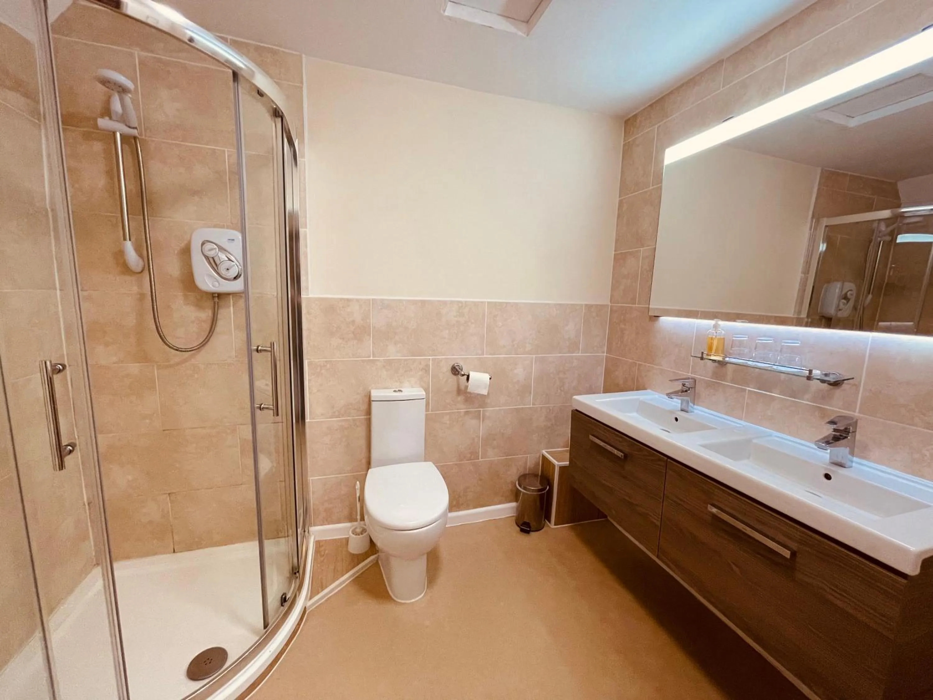 Bathroom in Cain Valley Hotel