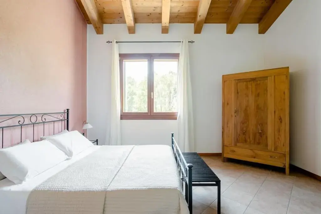 Double Room with Pool View - single occupancy in Agriturismo Ai Carpini Double Room with Pool View - single occupancy in Agriturismo Ai Carpini