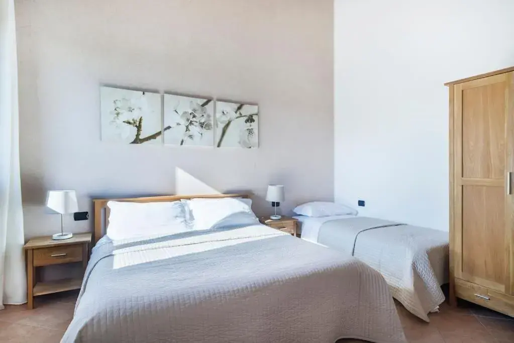 Triple Room with Garden View in Agriturismo Ai Carpini Triple Room with Garden View in Agriturismo Ai Carpini