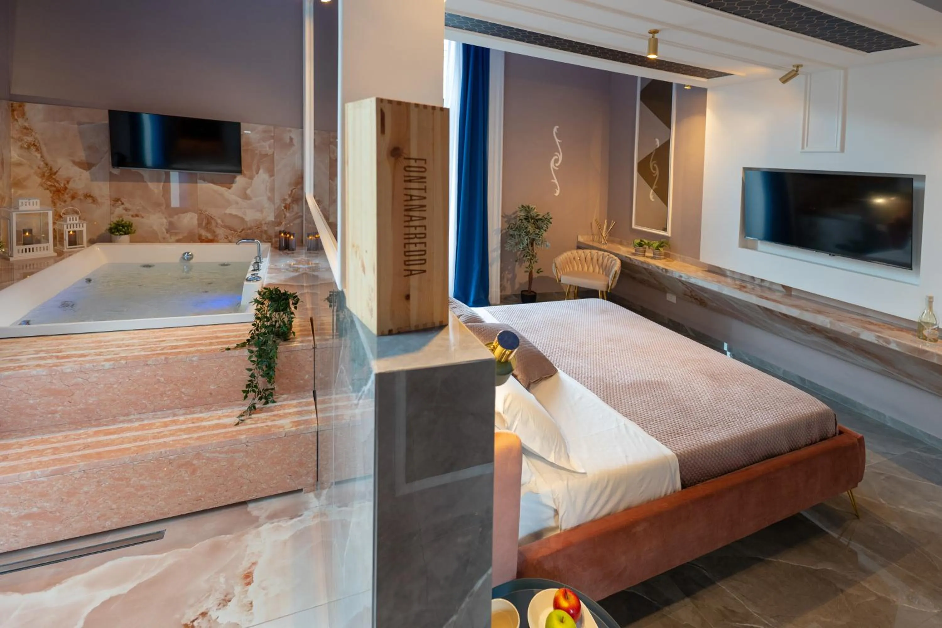 Photo of the whole room, Bed in Palazzo Bruca Catania