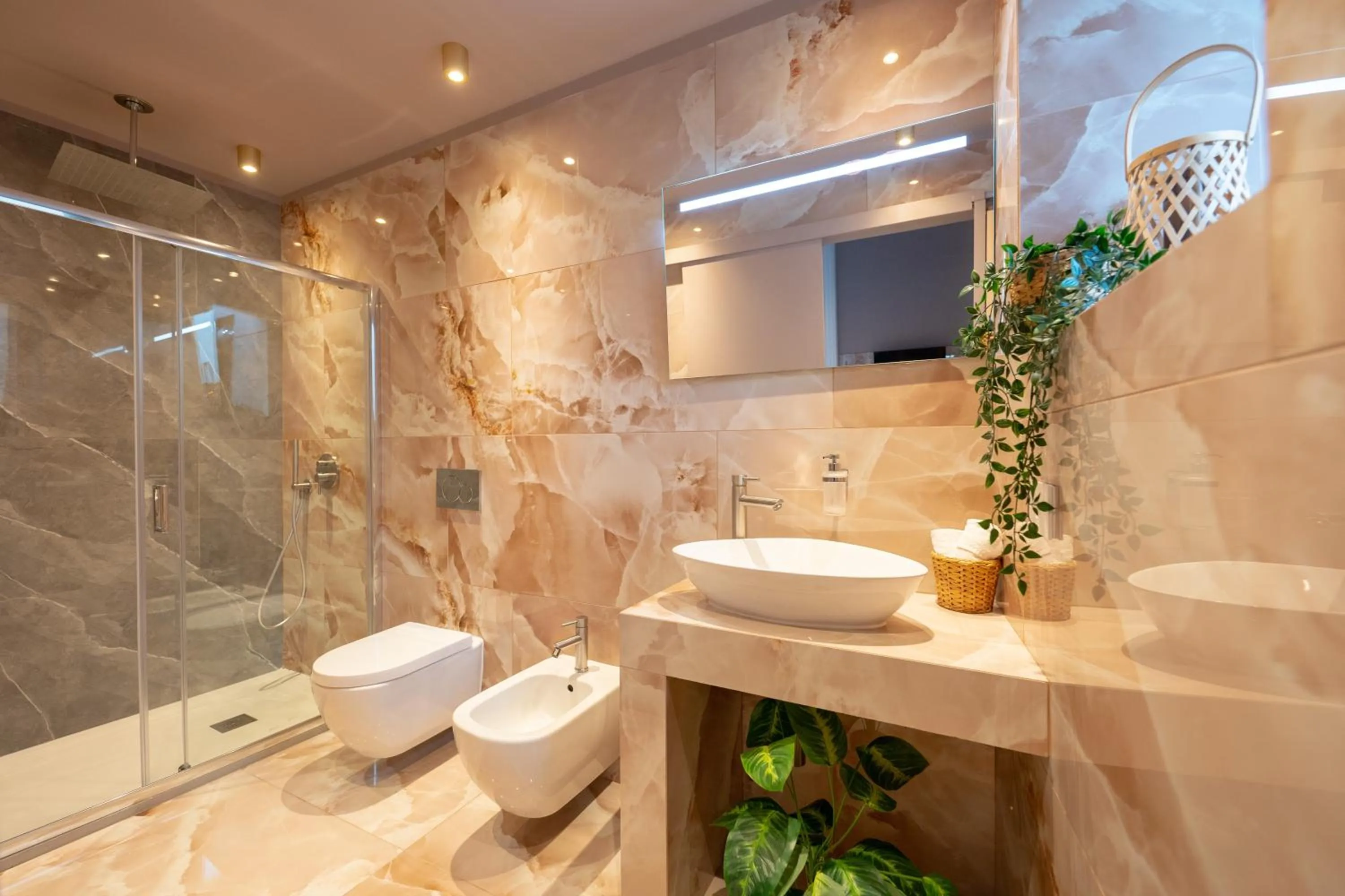 Shower in Palazzo Bruca Catania