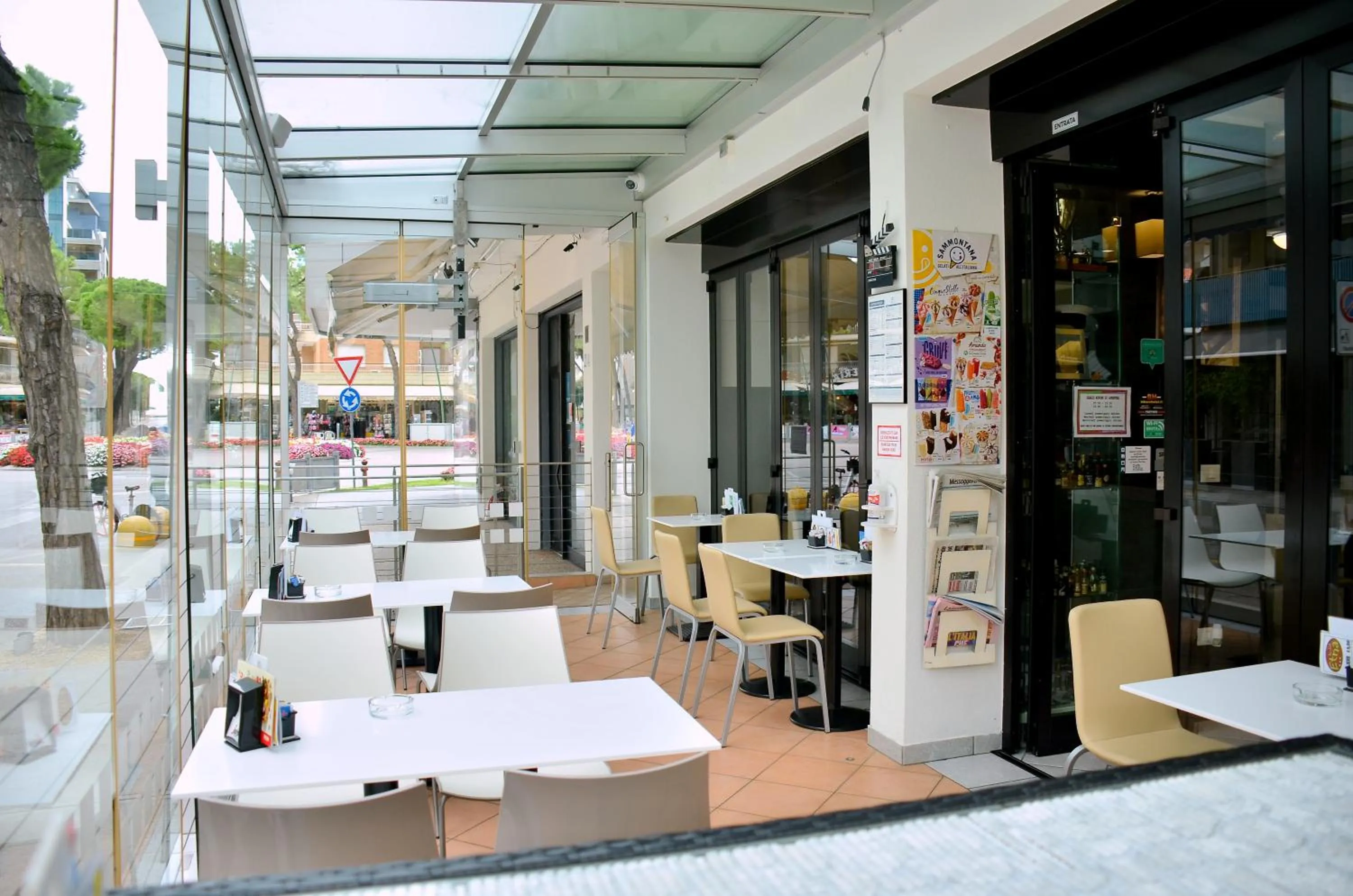 Restaurant/places to eat in Hotel Etna