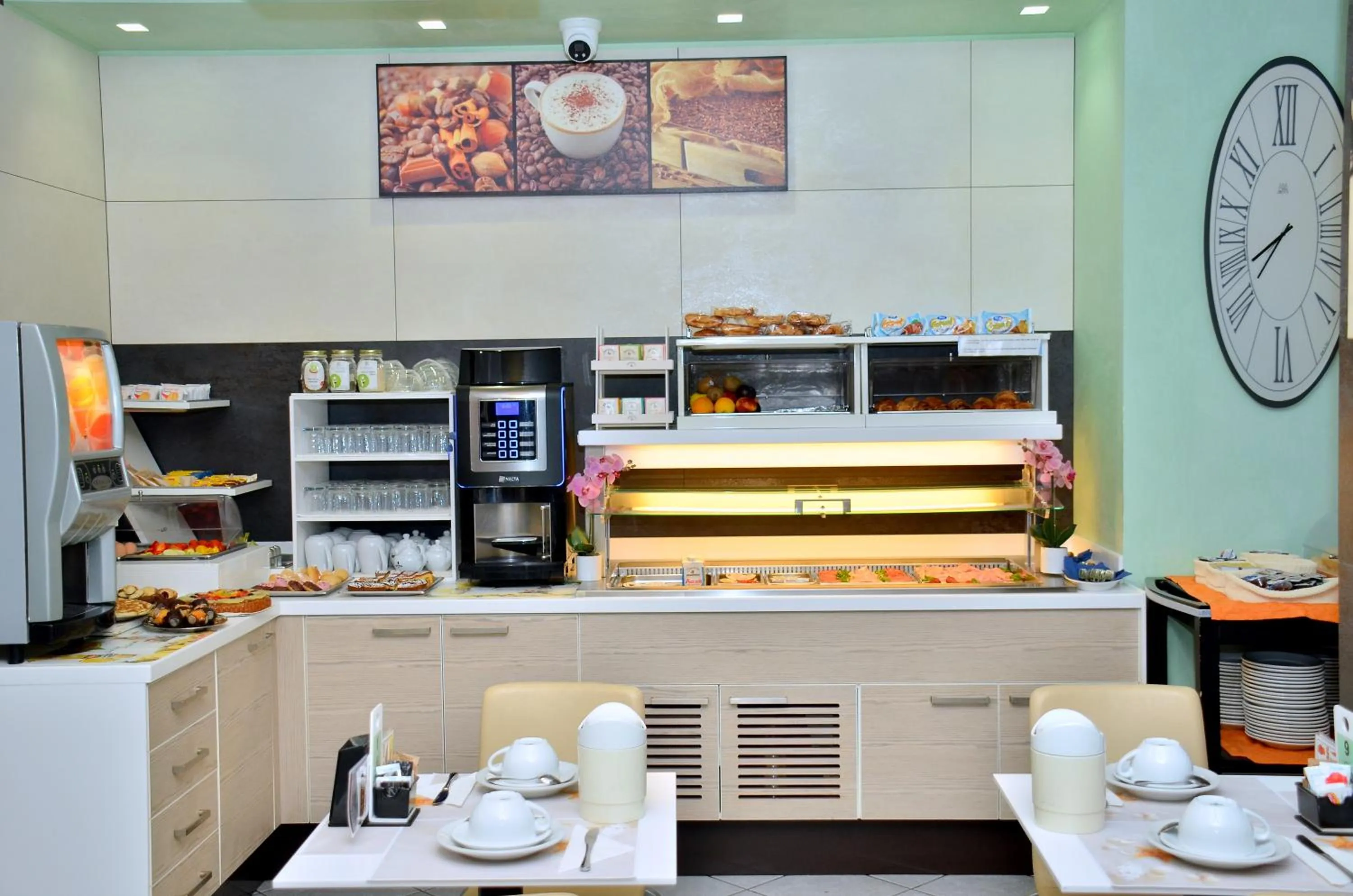 Breakfast in Hotel Etna