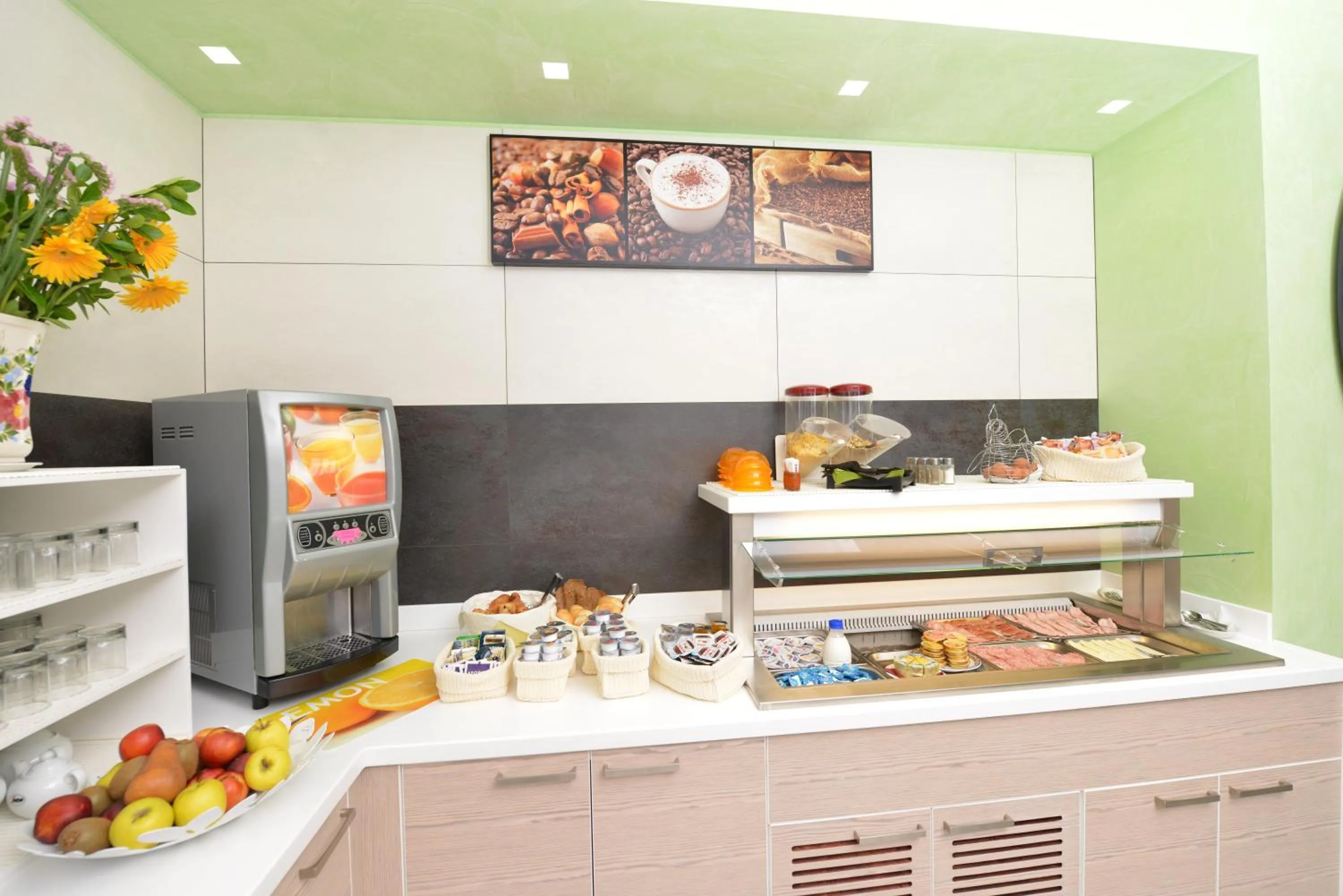 Breakfast in Hotel Etna