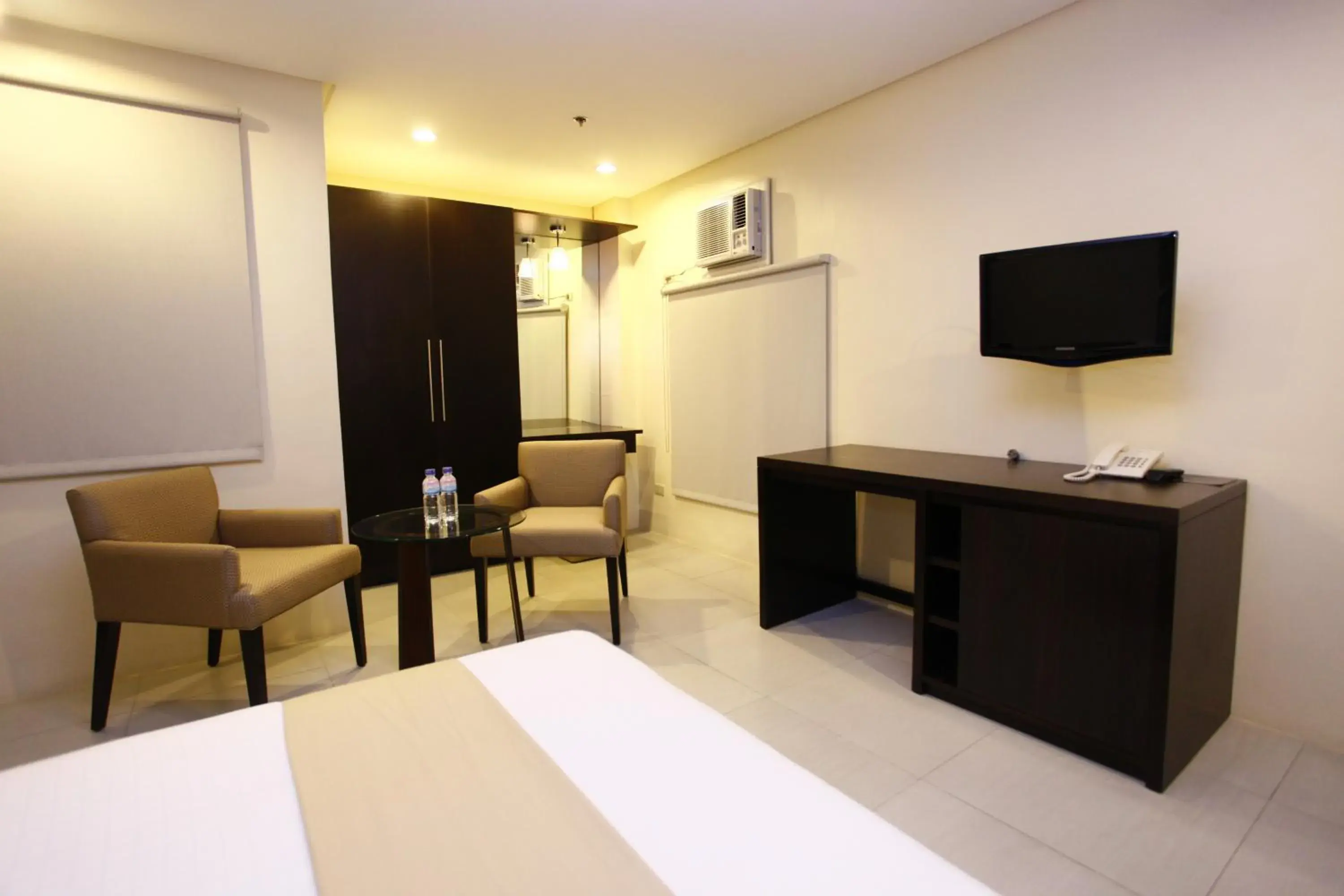 Photo of the whole room, TV/Entertainment Center in Oracle Hotel and Residences Photo of the whole room, TV/Entertainment Center in Oracle Hotel and Residences