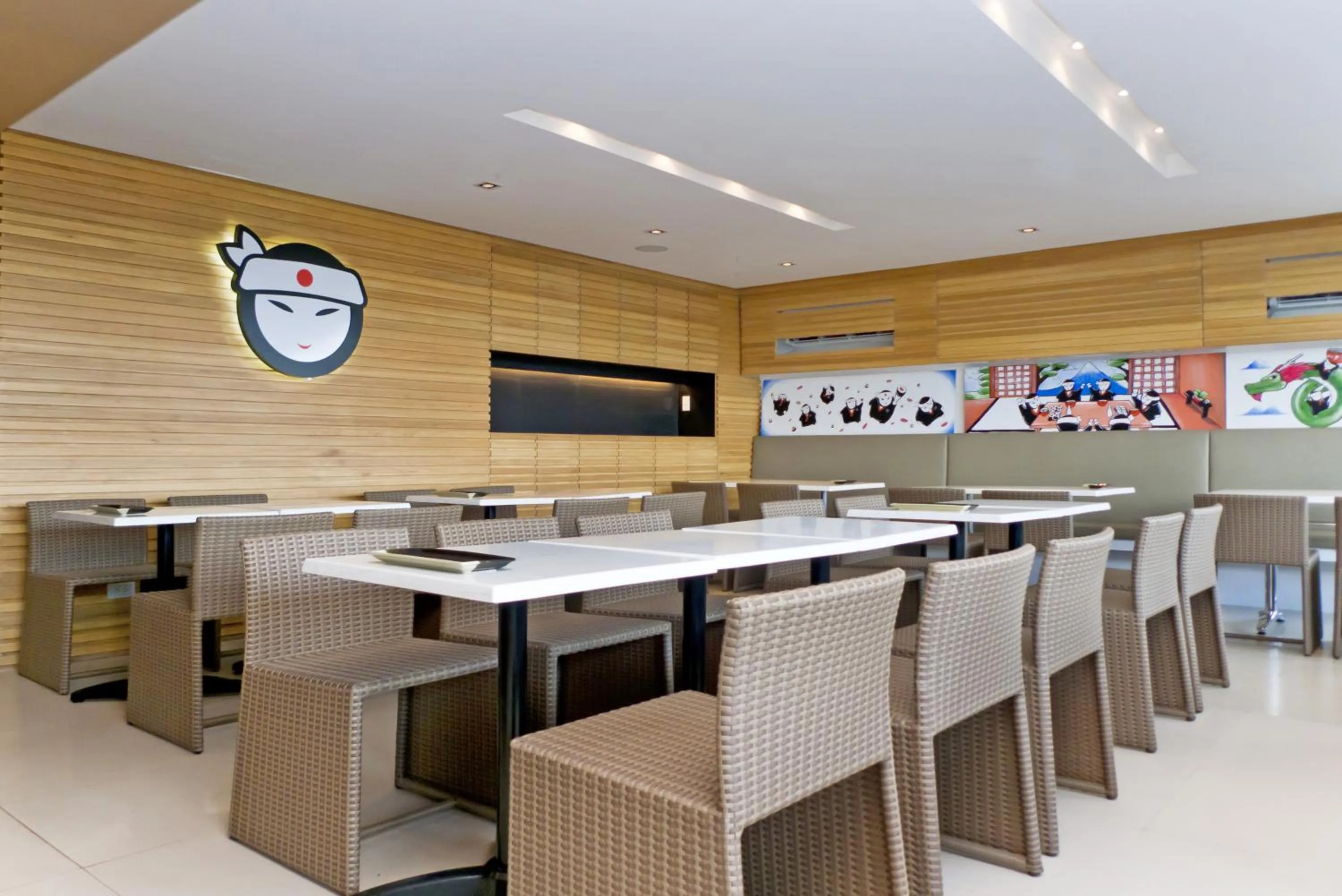 Restaurant/Places to Eat in Oracle Hotel and Residences