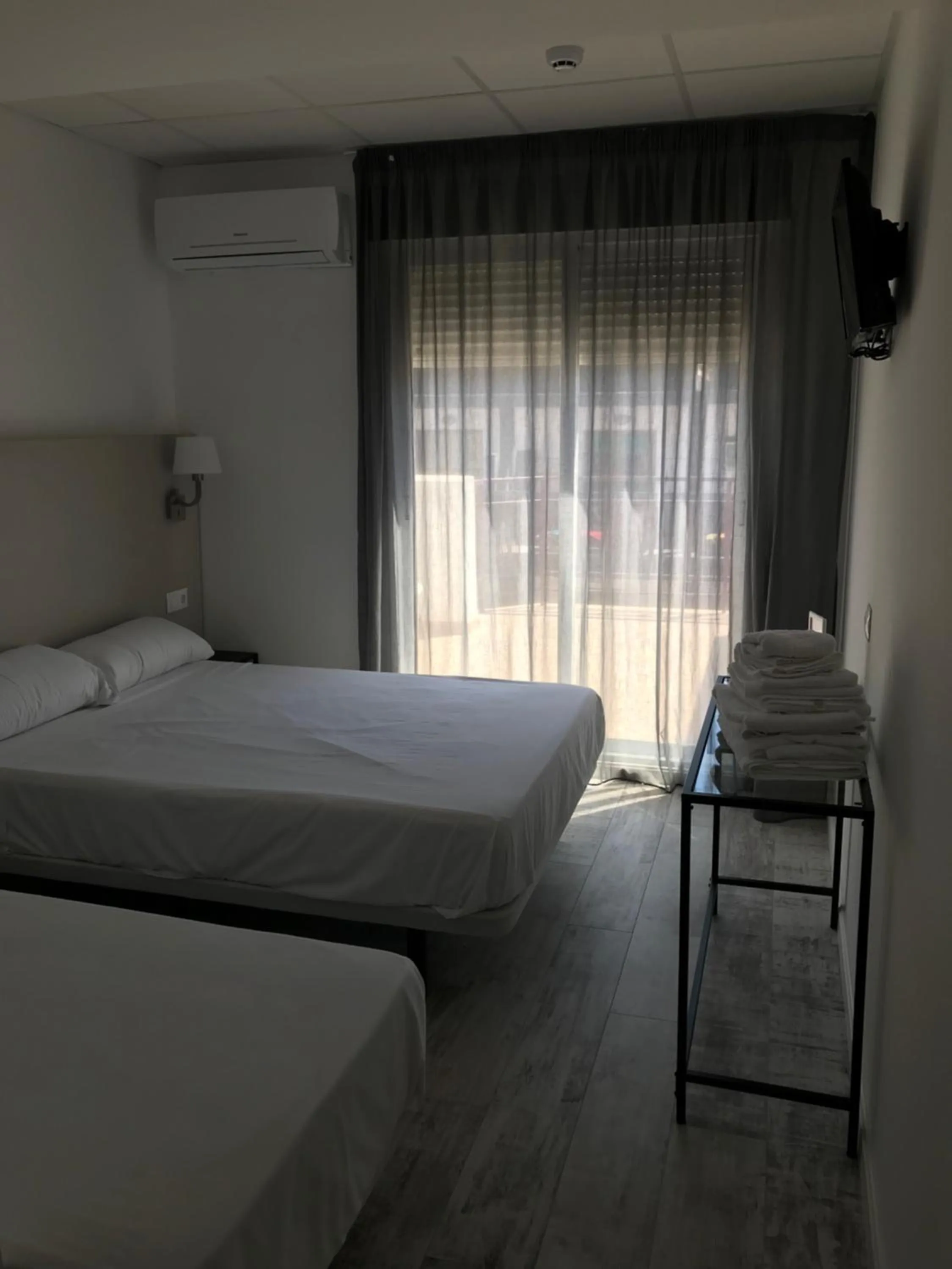 Photo of the whole room, Bed in Hotel Boutique Centro BBB Auto check in