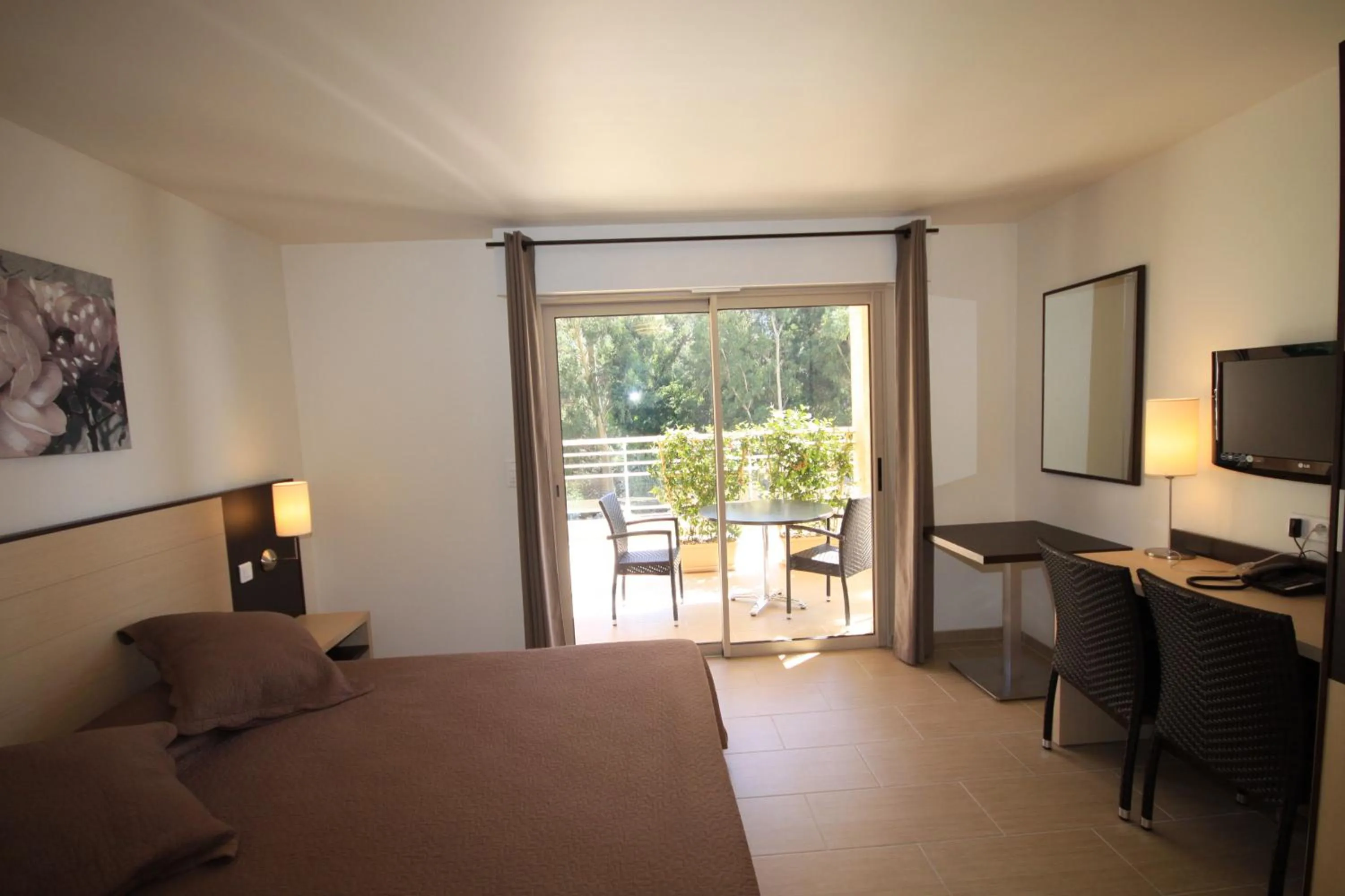 Bed in Hôtel et Résidence Costa Rossa