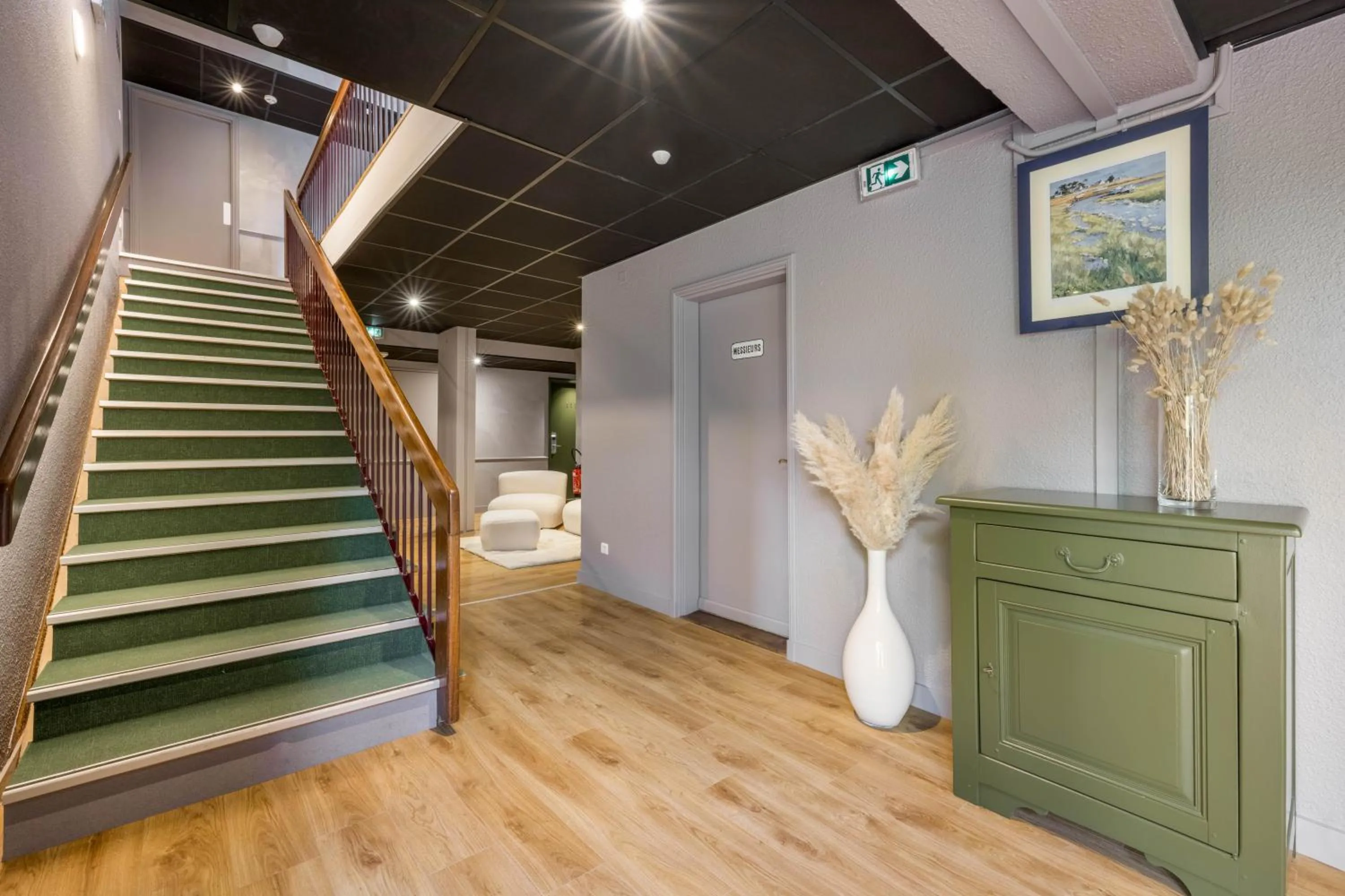 Lobby or reception in Hôtel Newport