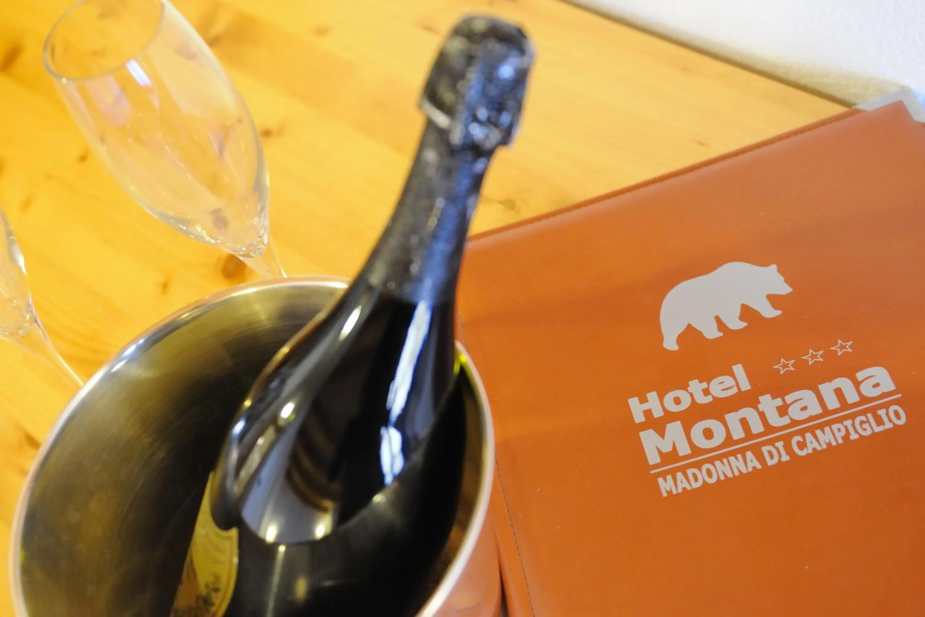 Food and drinks in Hotel Montana