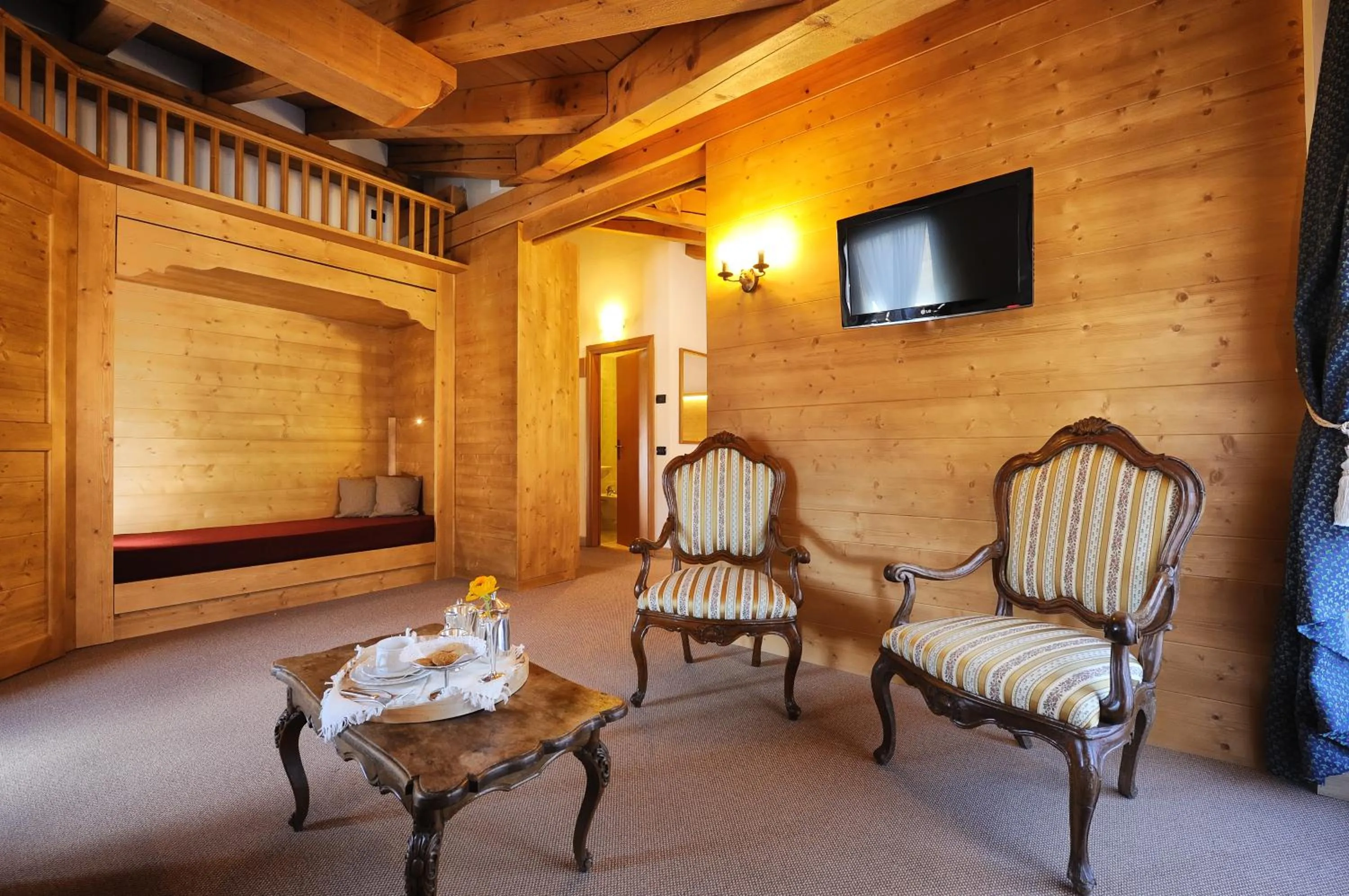 Seating area in Hotel Montana