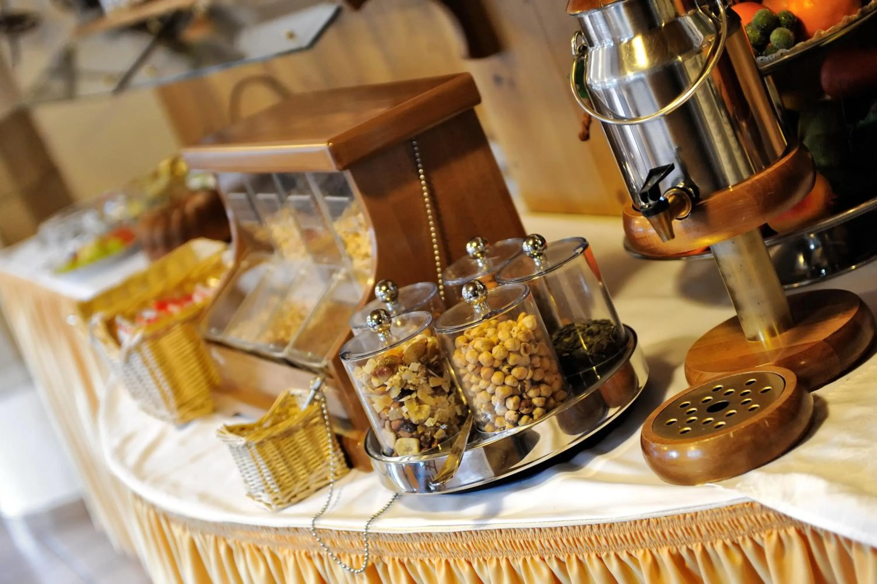 Buffet breakfast in Hotel Montana