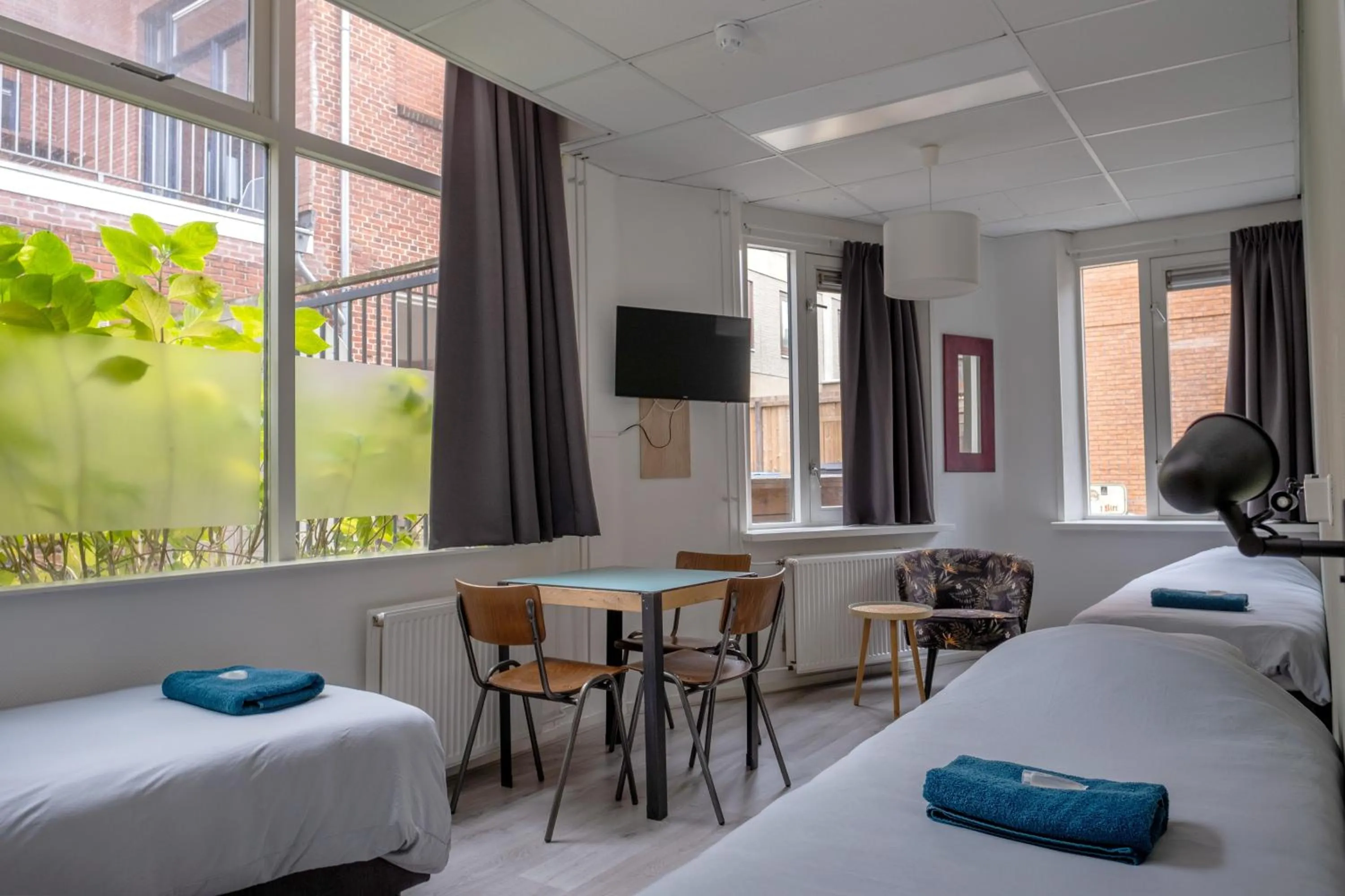 Bedroom, Bed in Simplon Hostel