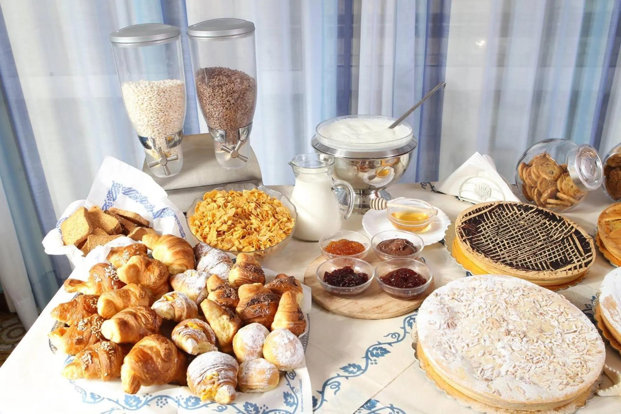 Restaurant/places to eat in Hotel Dolores