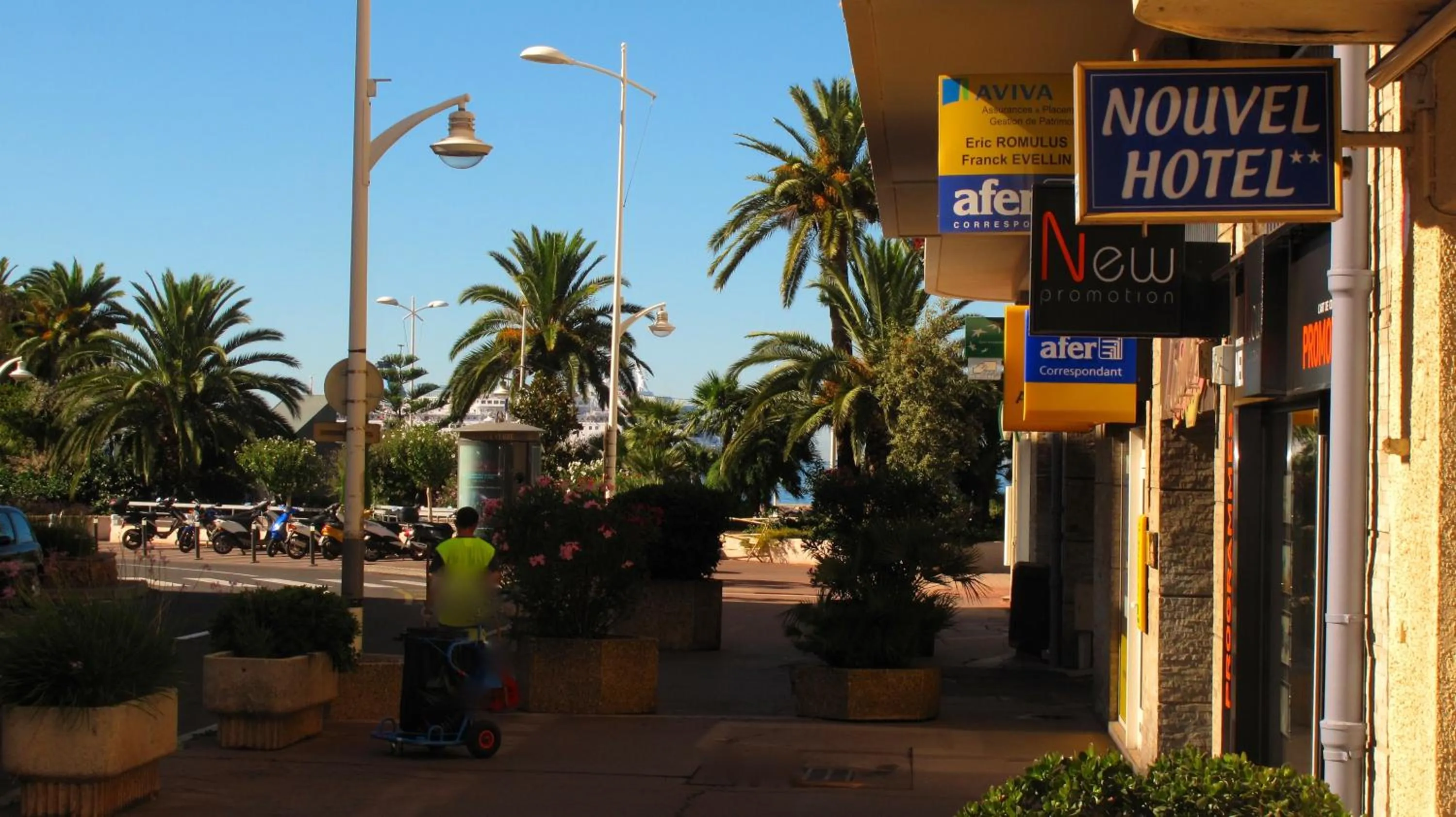 Facade/entrance in Nouvel Hotel