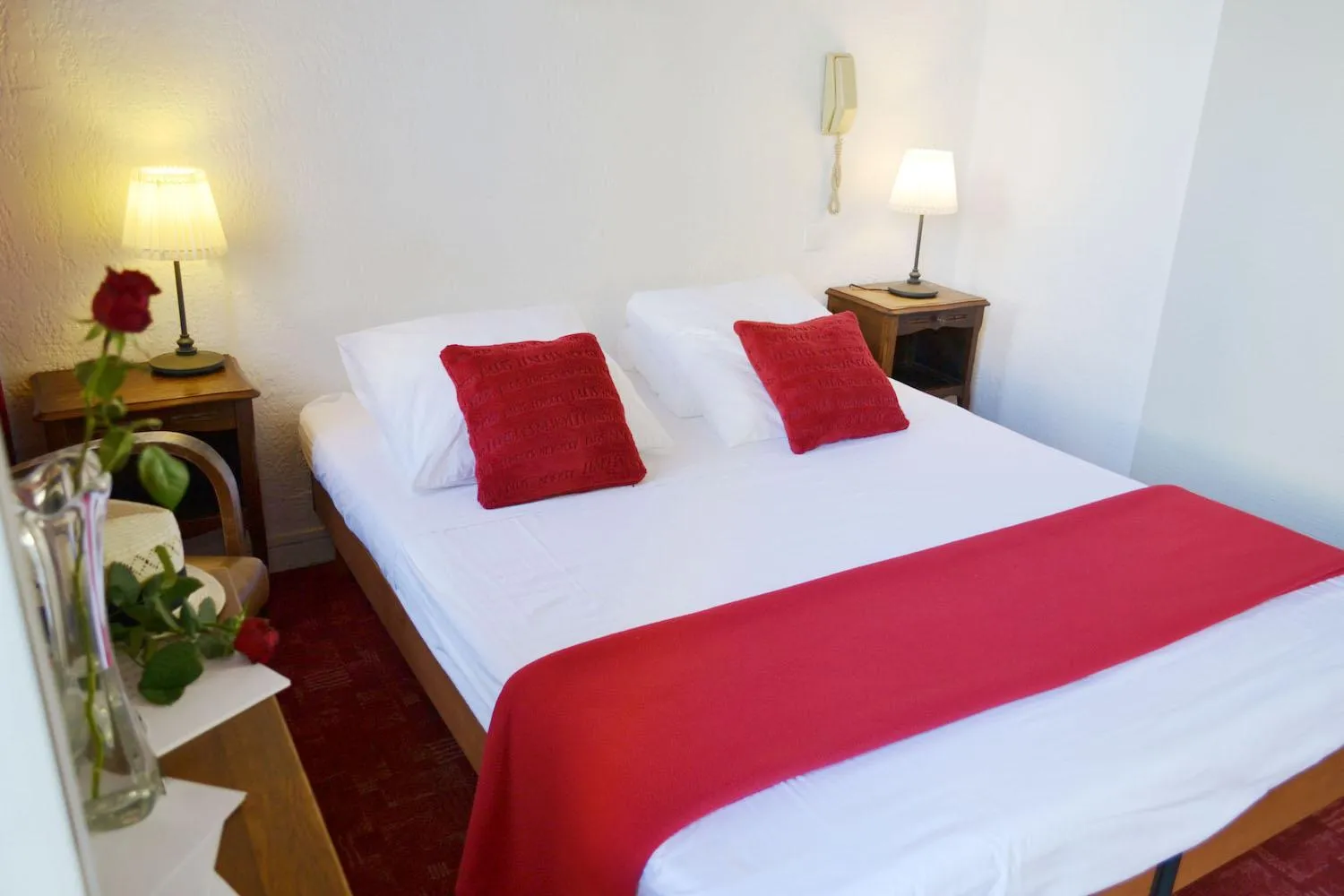 Photo of the whole room, Bed in Nouvel Hotel