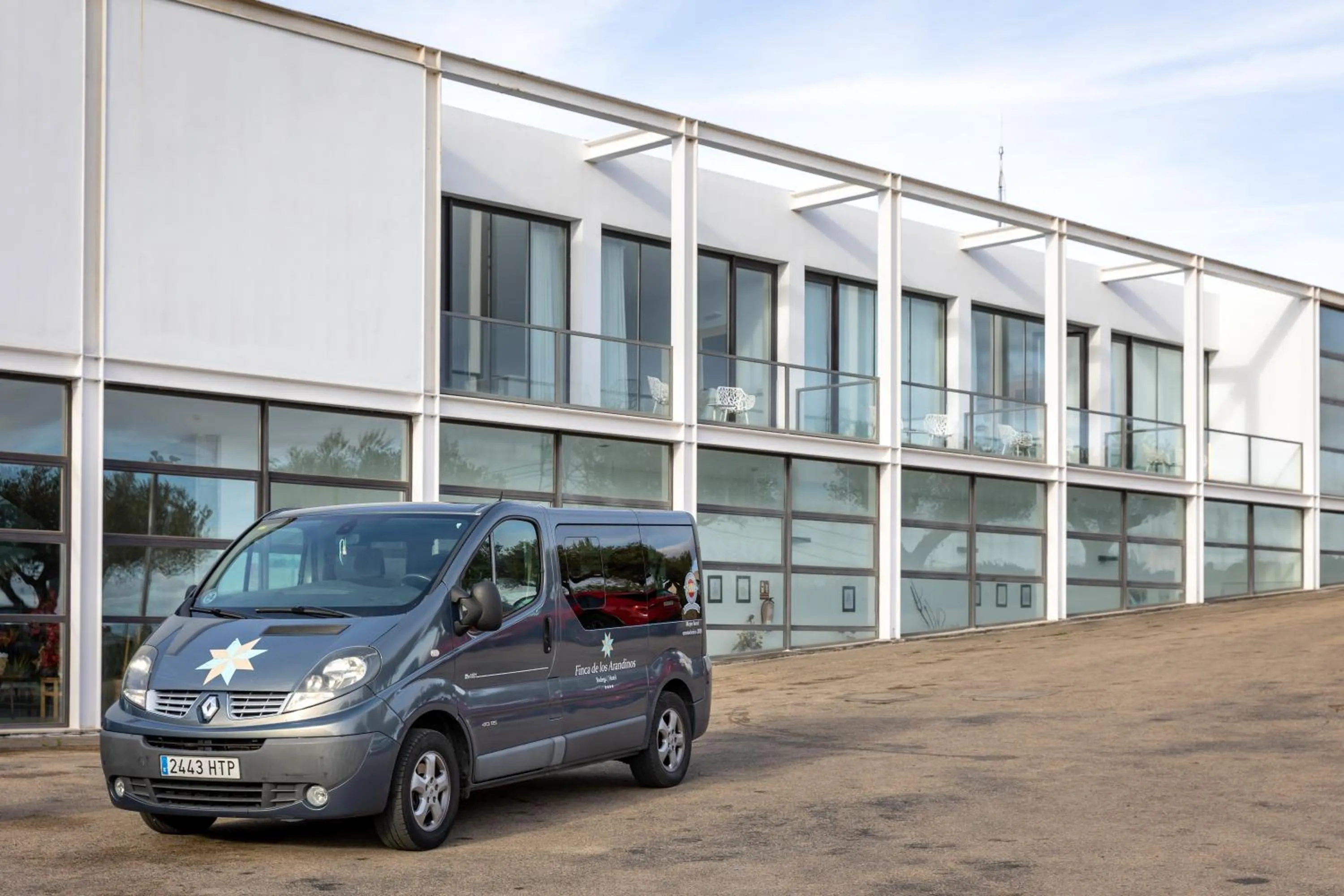 Parking in Hotel-Bodega Finca de Los Arandinos