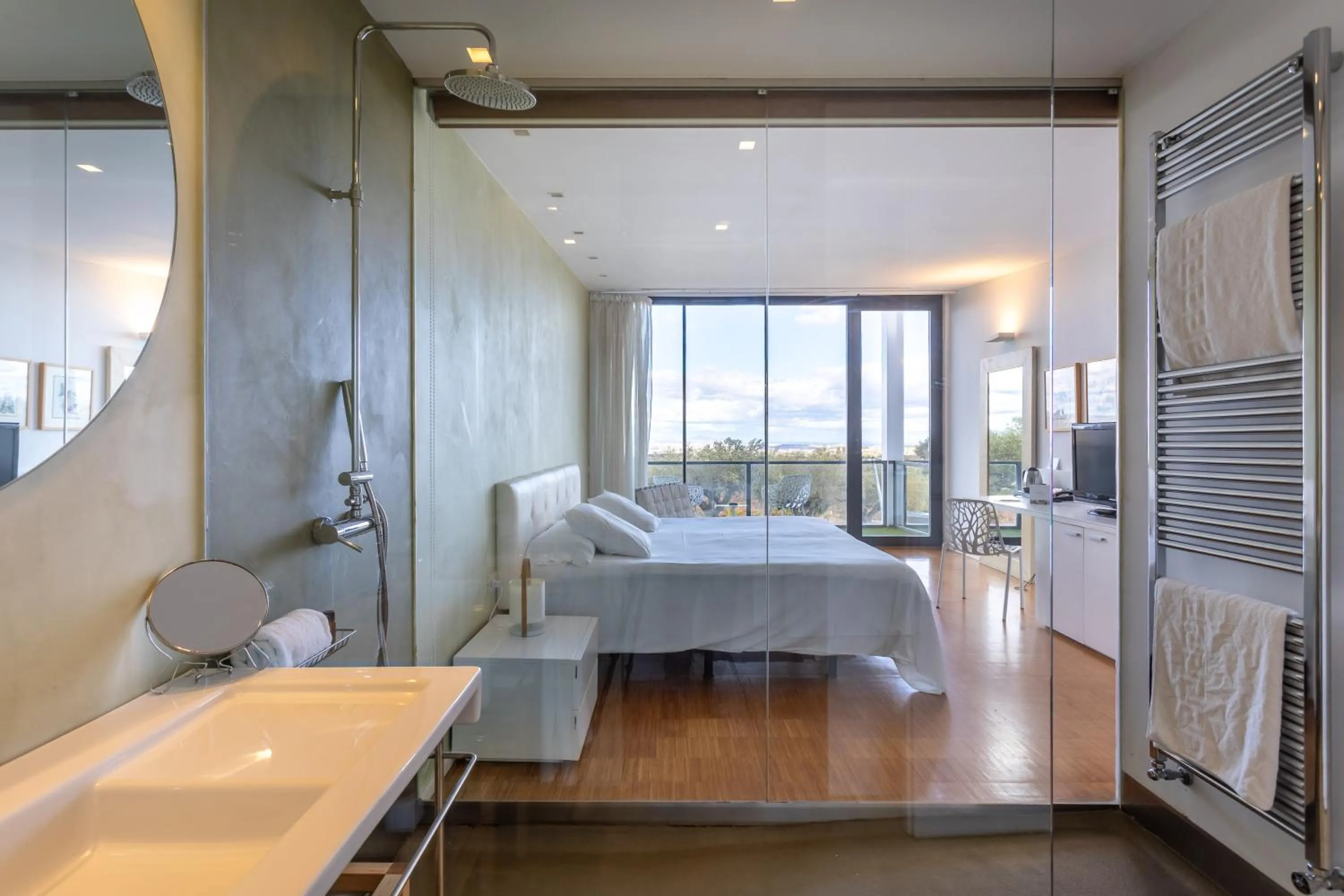 Photo of the whole room, Bed in Hotel-Bodega Finca de Los Arandinos