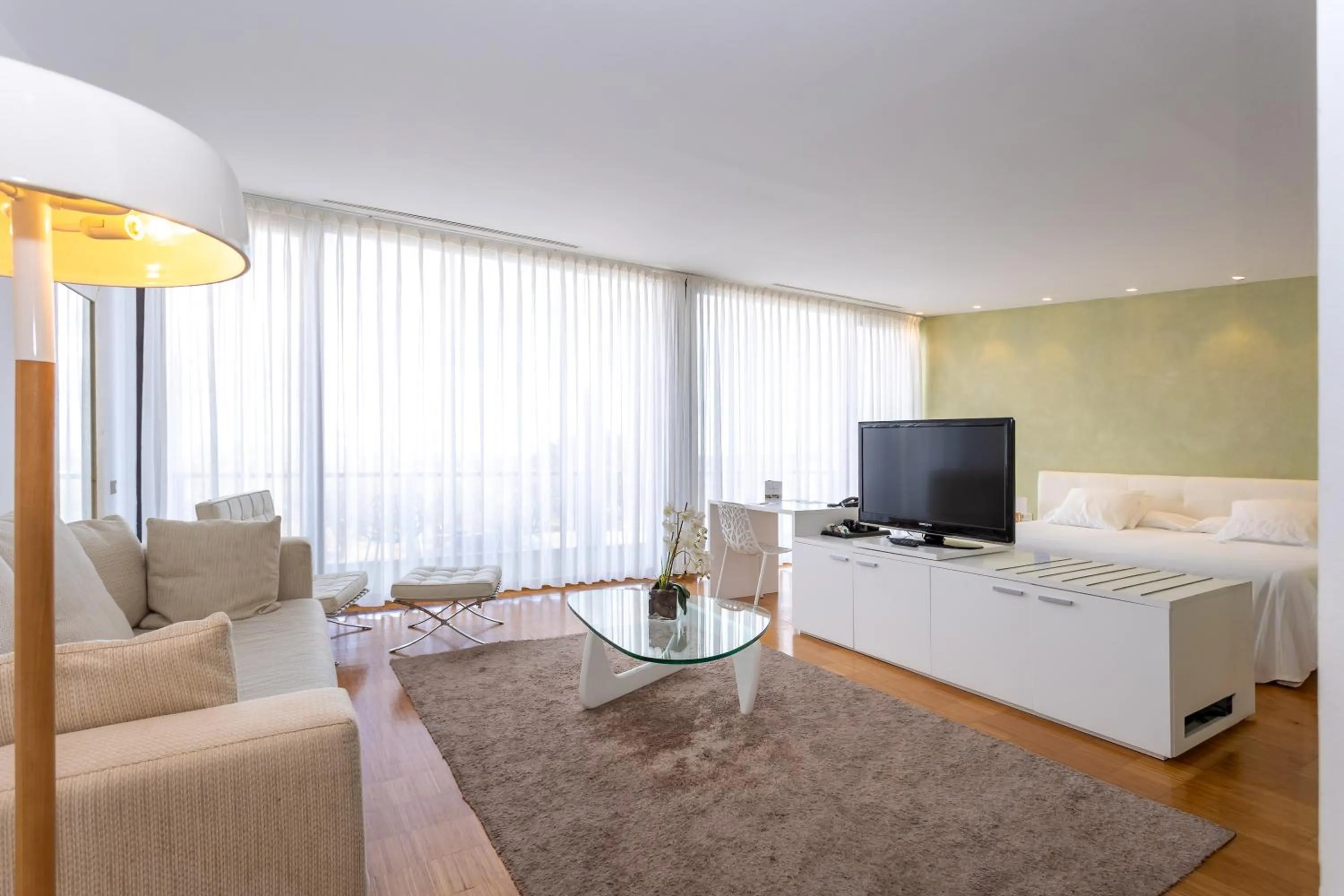 Bedroom, Bed in Hotel-Bodega Finca de Los Arandinos
