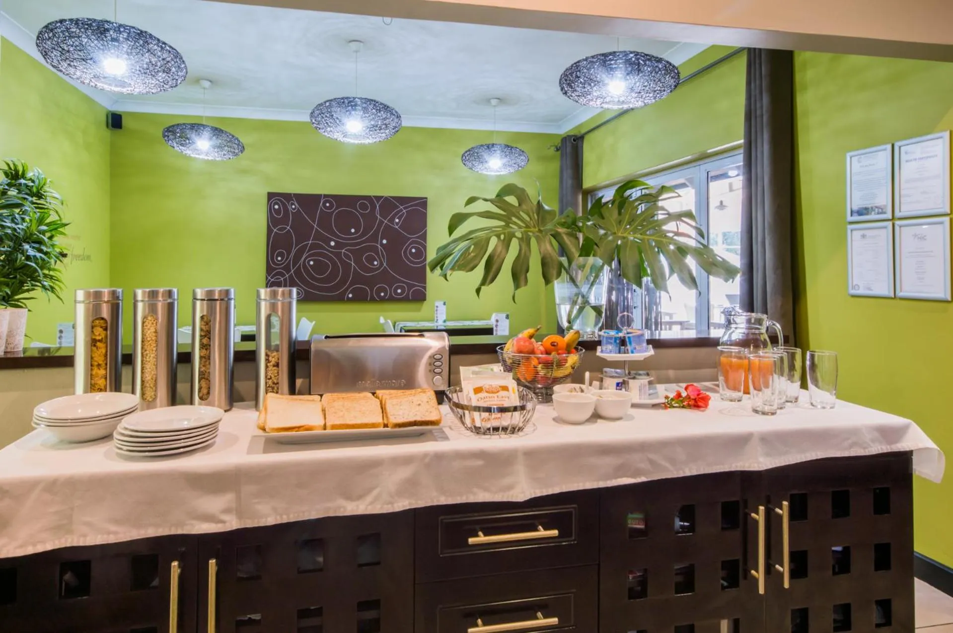 Coffee/tea facilities in Glendower View Guest House