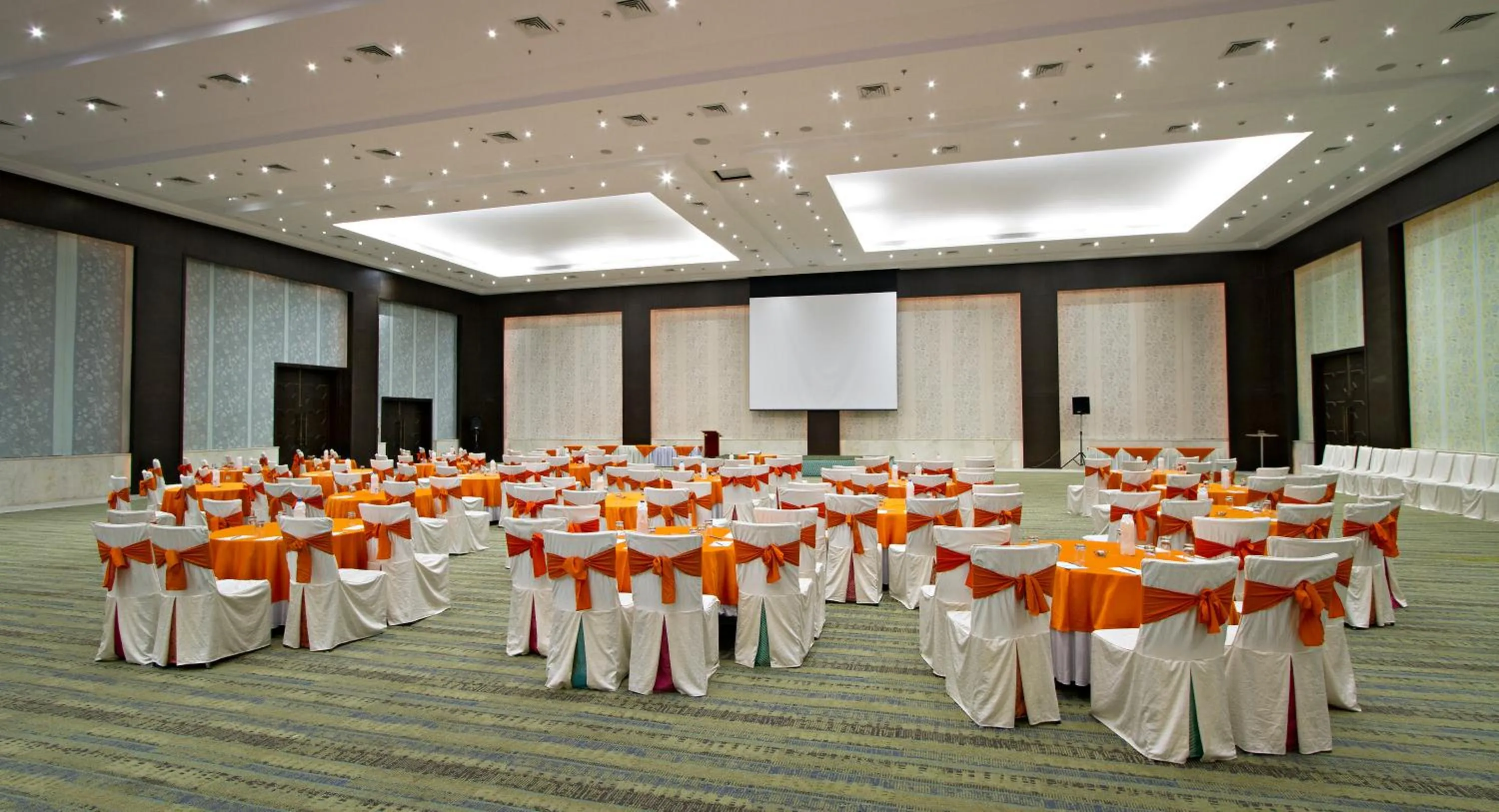 Banquet/Function facilities in Clarks Amer