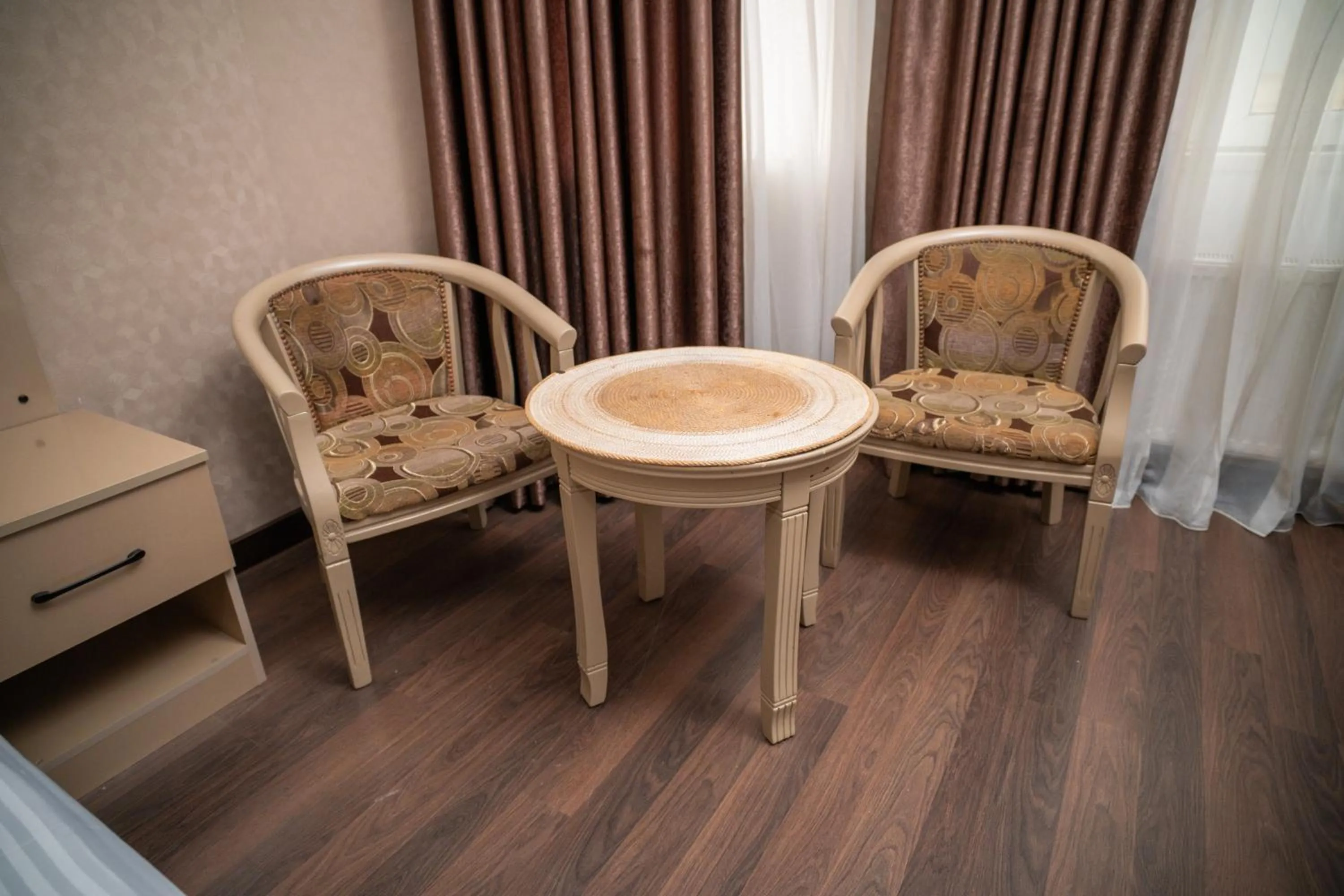 Living room in Consul Hotel