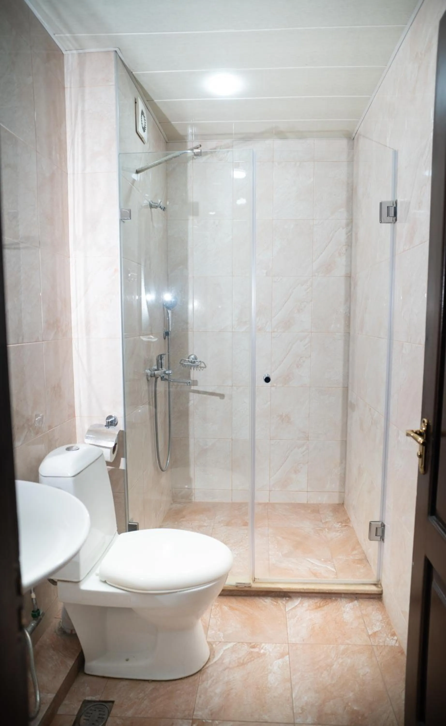 Shower in Consul Hotel