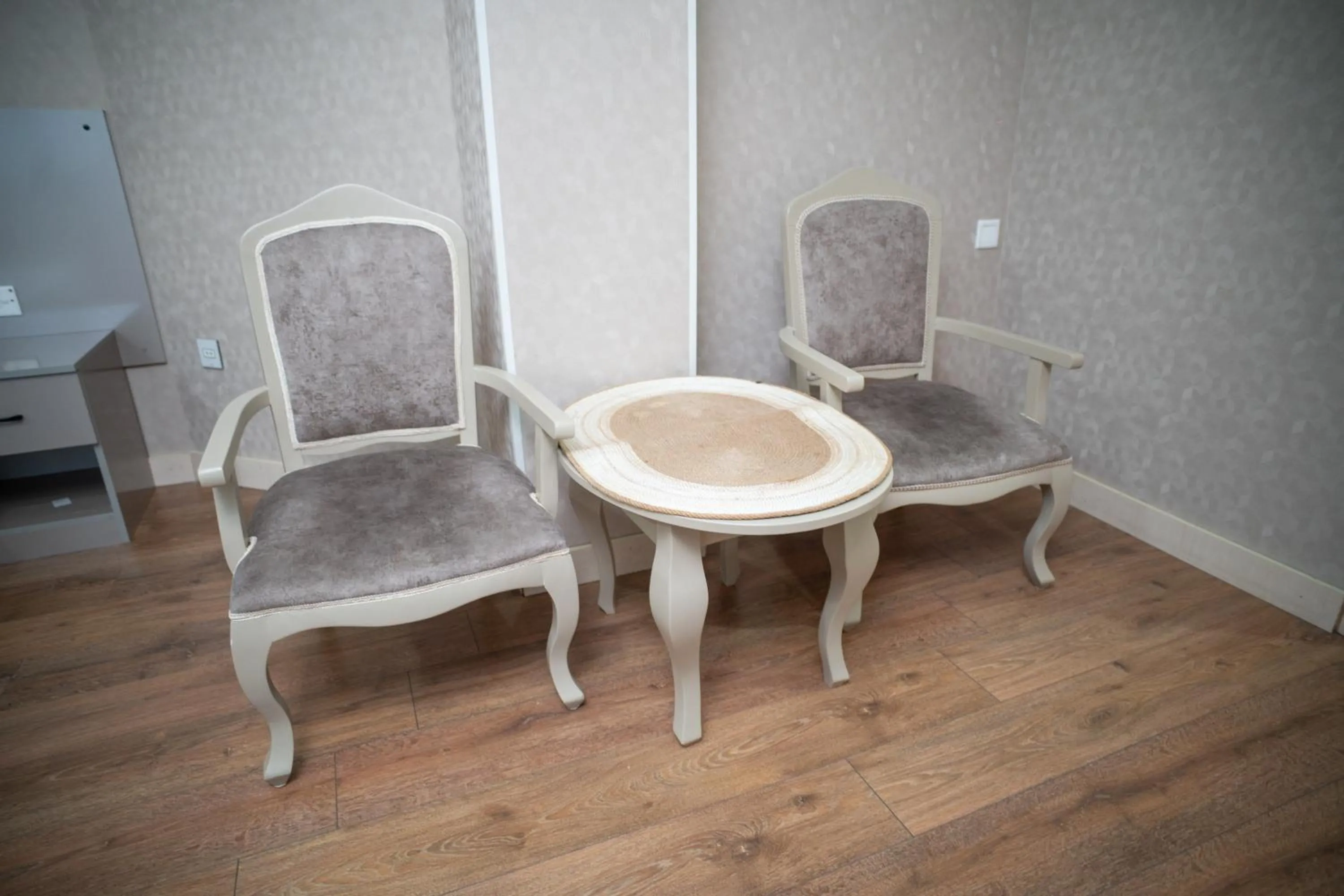 Seating area in Consul Hotel