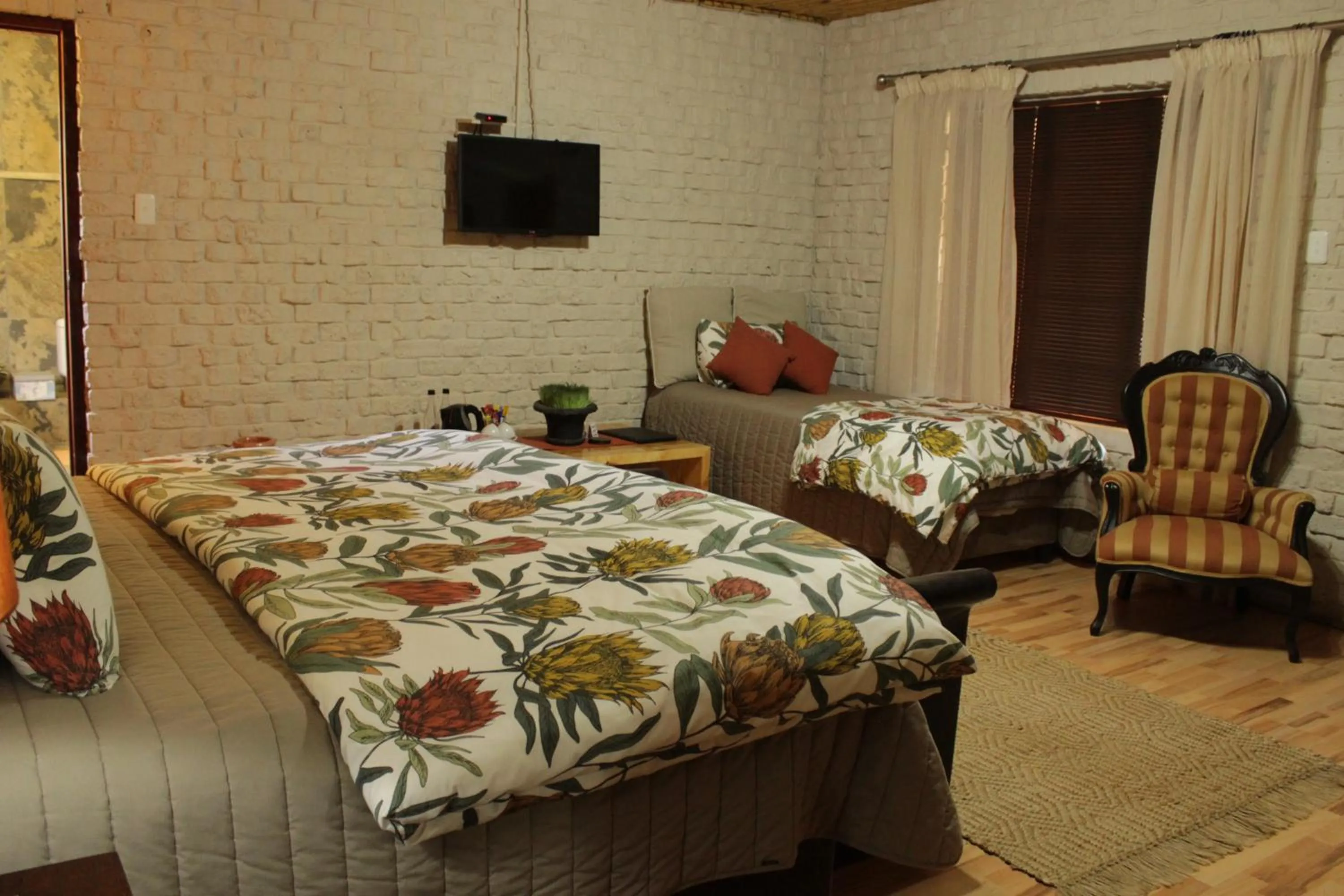 Property building, Bed in Valley Bushveld Country Lodge