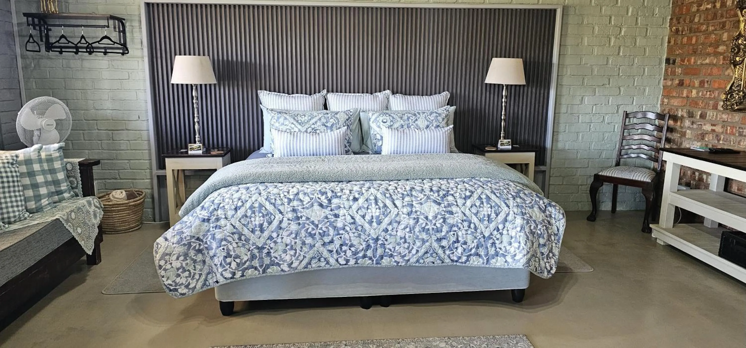 Bedroom, Bed in Valley Bushveld Country Lodge