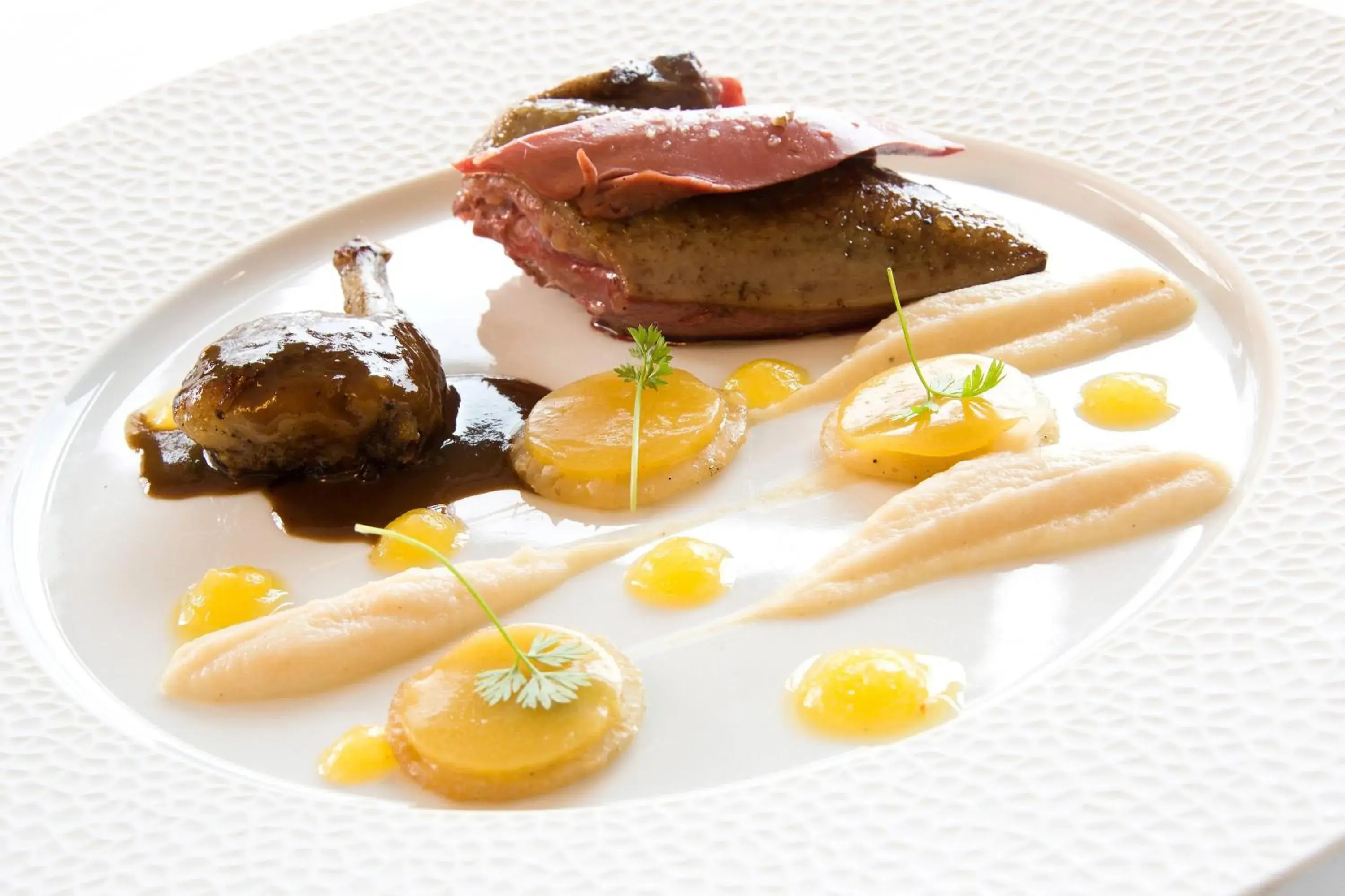 Food and drinks in Chateau Le Prieuré Saumur - La Maison Younan Food and drinks in Chateau Le Prieuré Saumur - La Maison Younan