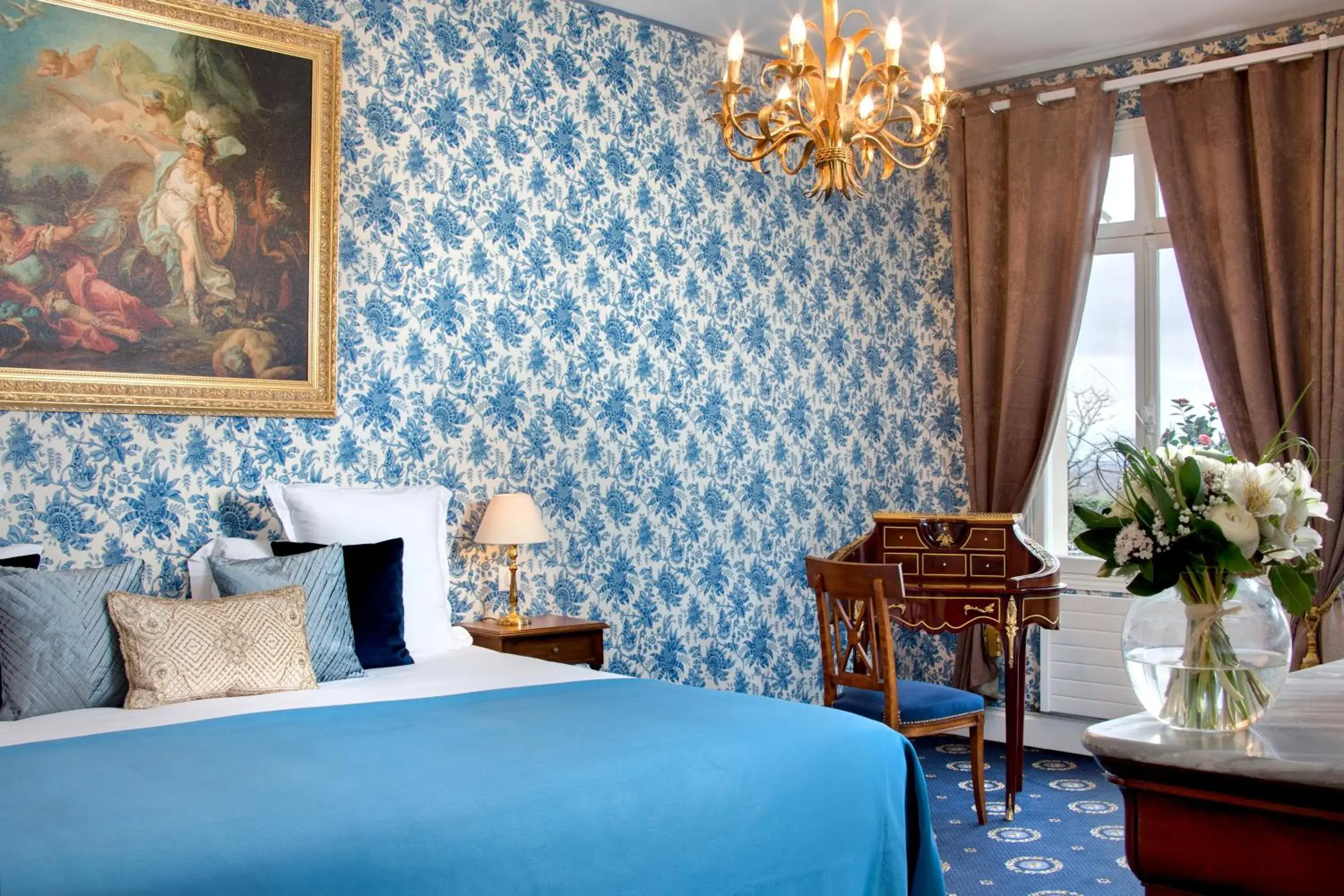 Bed in Chateau Le Prieuré Saumur - La Maison Younan Bed in Chateau Le Prieuré Saumur - La Maison Younan