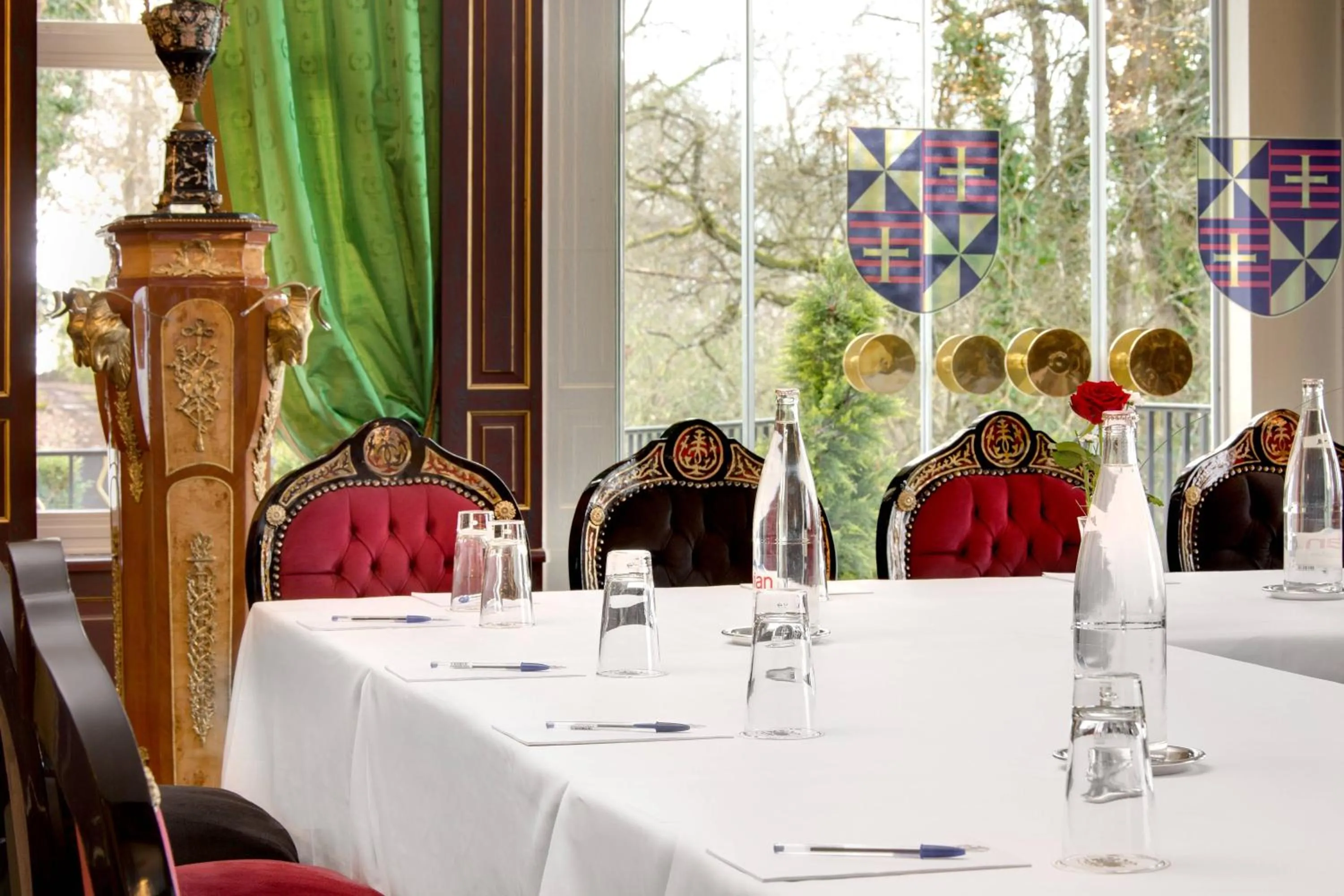 Business facilities in Chateau Le Prieuré Saumur - La Maison Younan