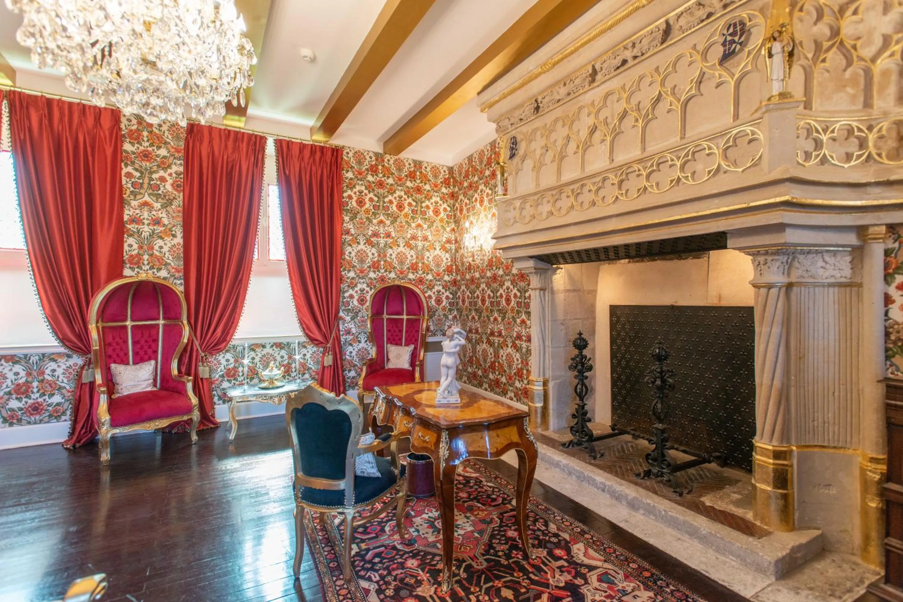 Decorative detail in Chateau Le Prieuré Saumur - La Maison Younan