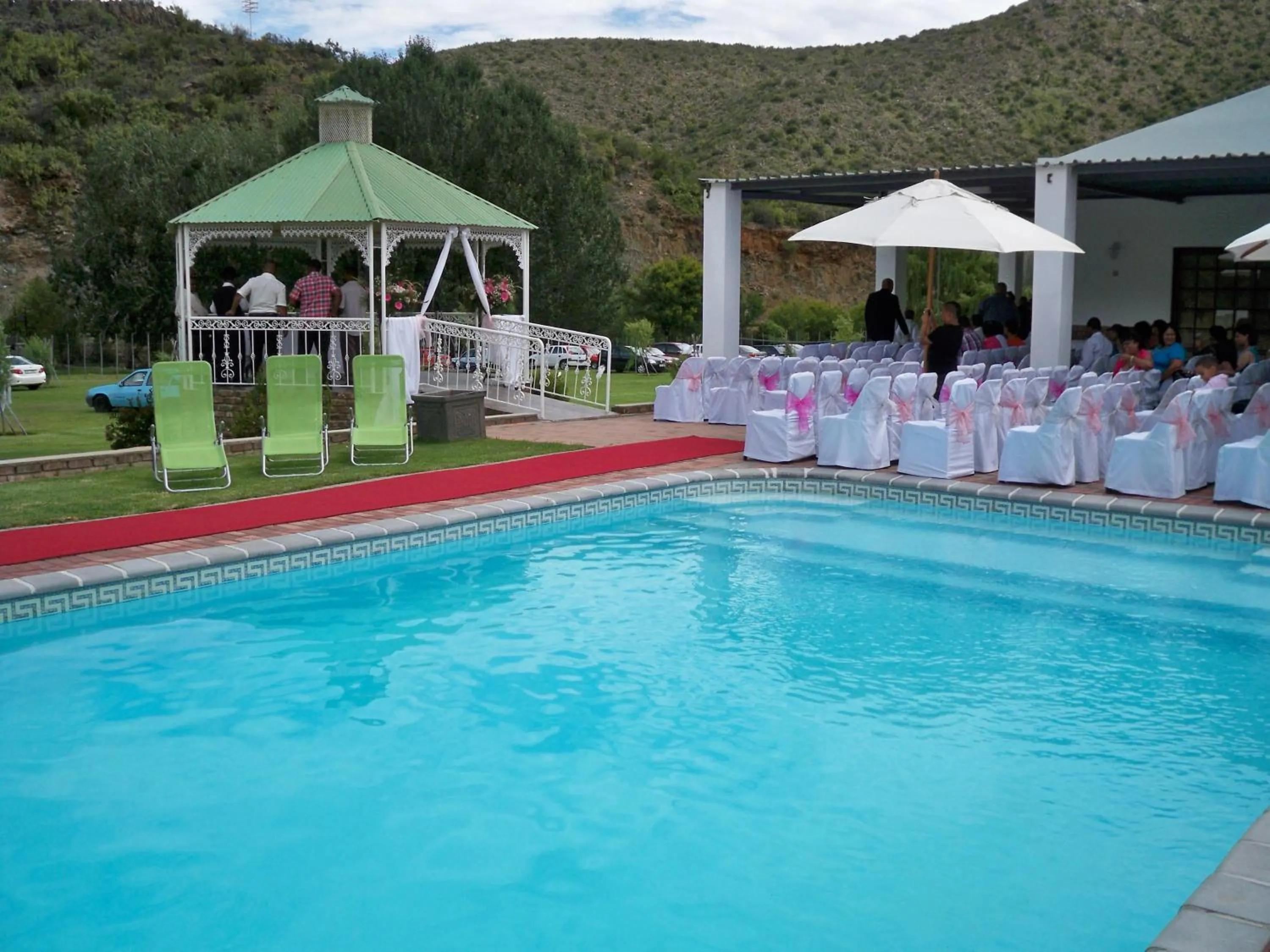 Swimming pool in De Oude Meul Country Lodge & Restaurant
