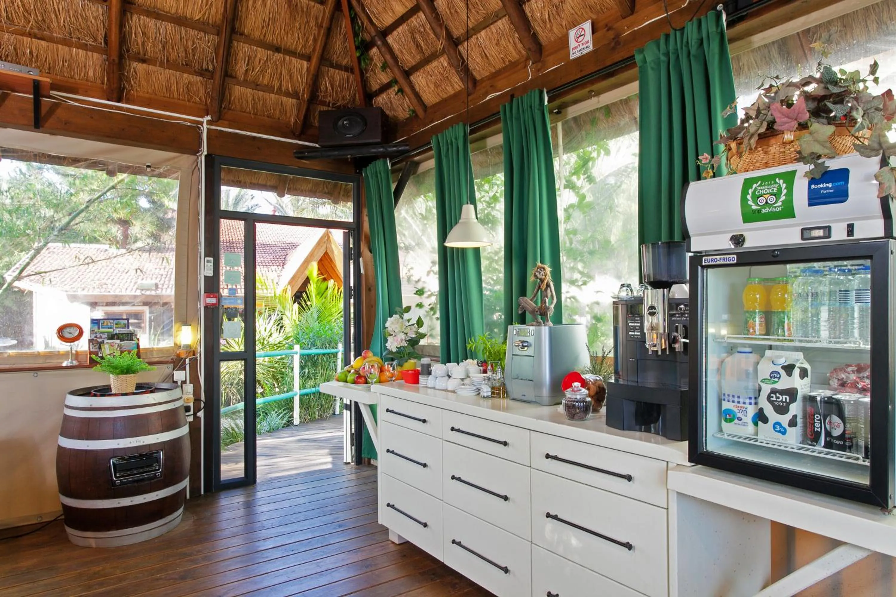 Restaurant/places to eat in Out of Africa Resort