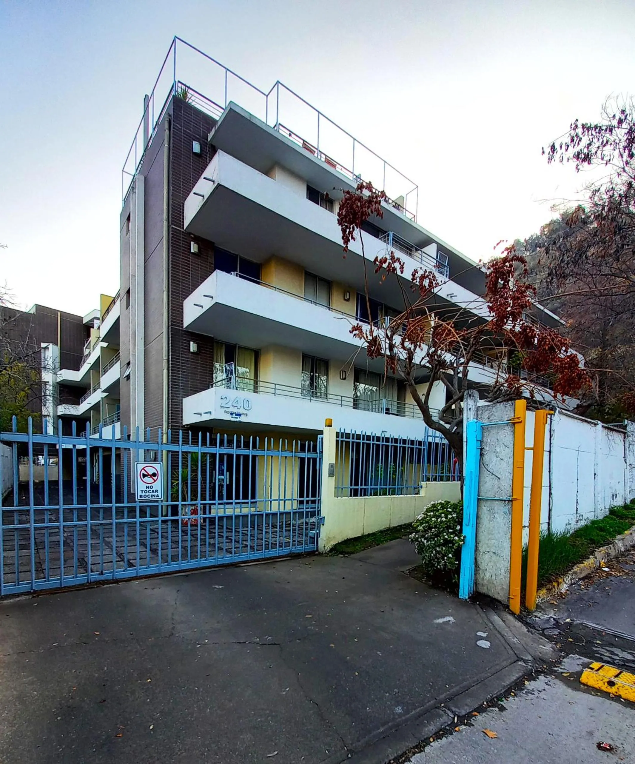 Property building in Norus Providencia