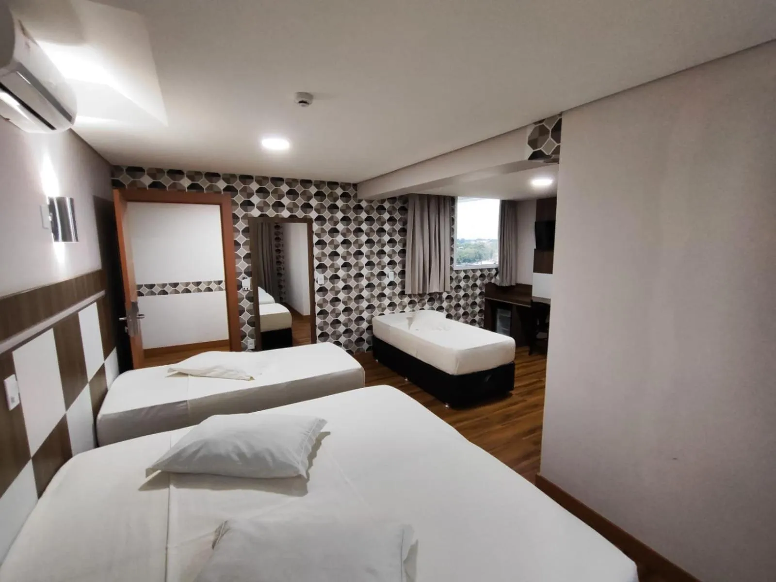 Bed in Hotel Maestro Executive Toledo